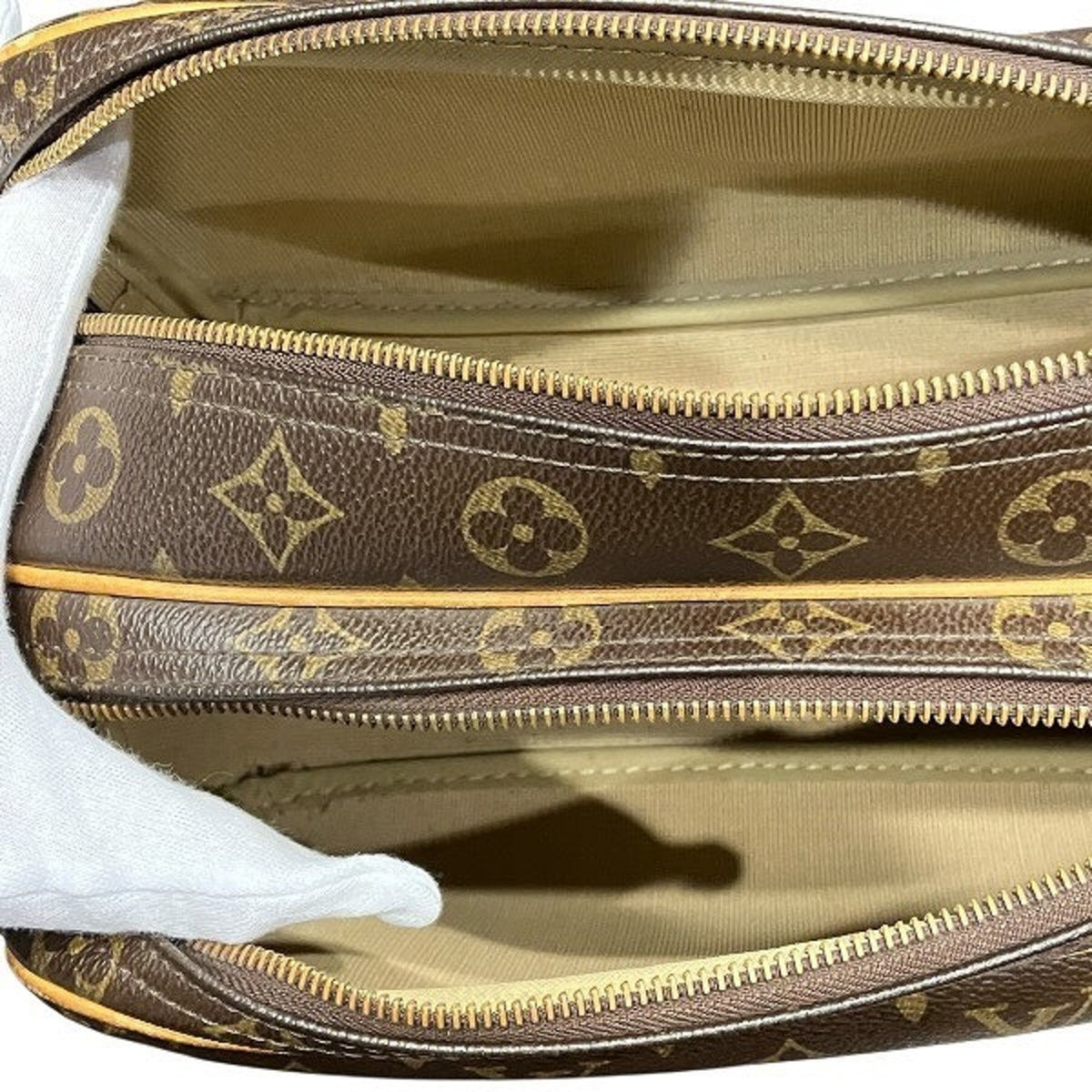 Louis Vuitton Brown Monogram Shoulder Bag (Pre-Owned)