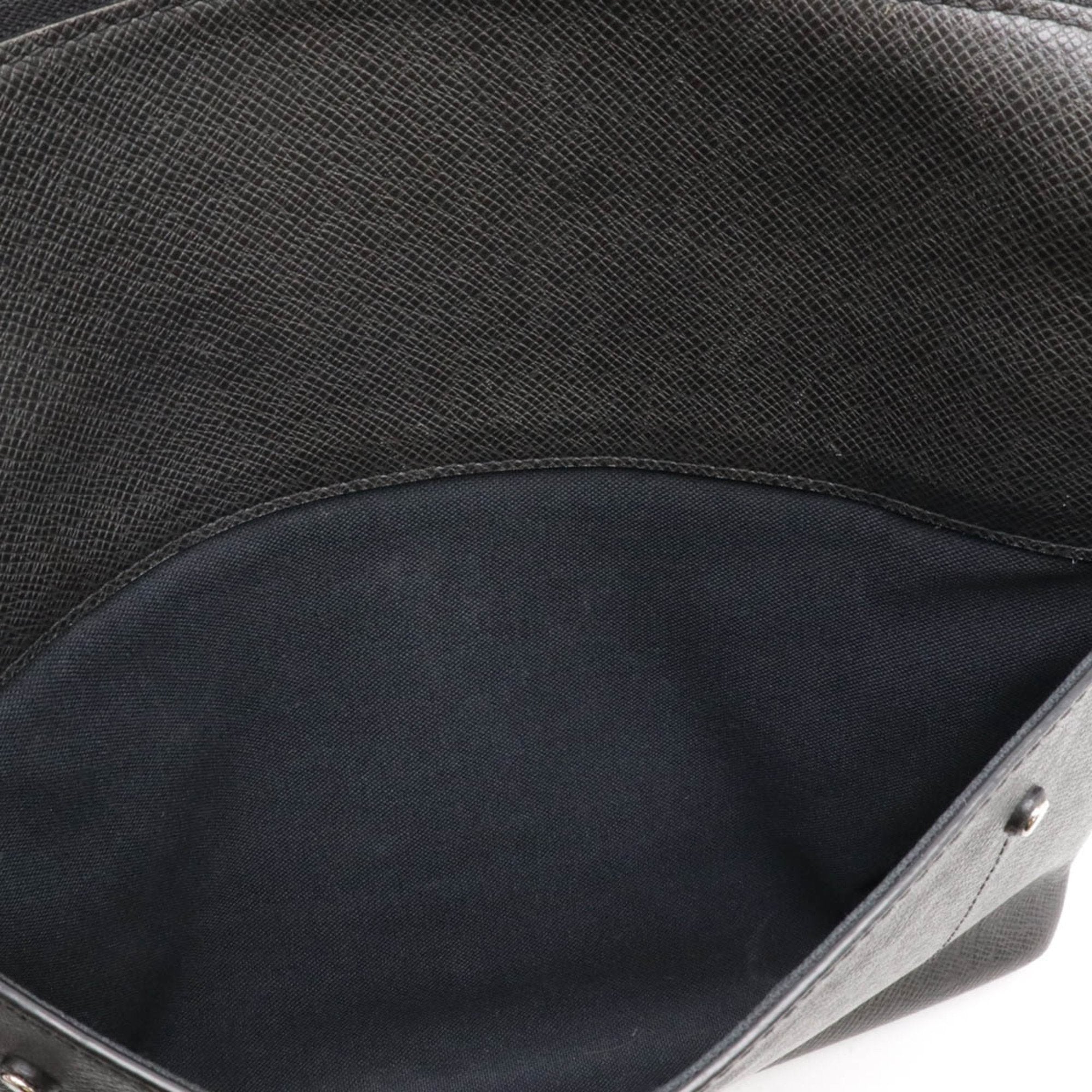 Louis Vuitton Ardoise Black Taiga Leather Shoulder Bag (Pre-Owned)