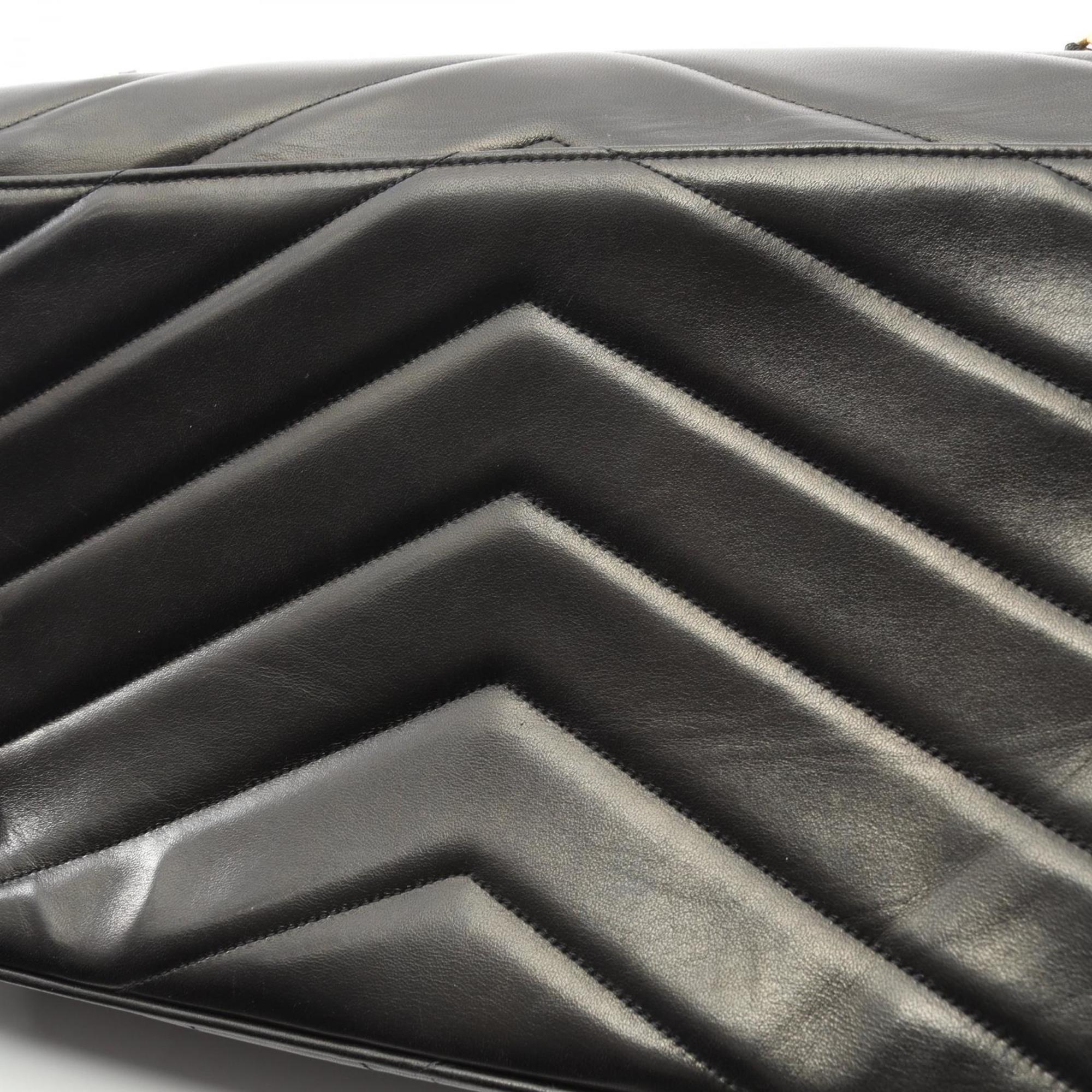 Chanel Black Leather Shoulder Bag (Pre-Owned)
