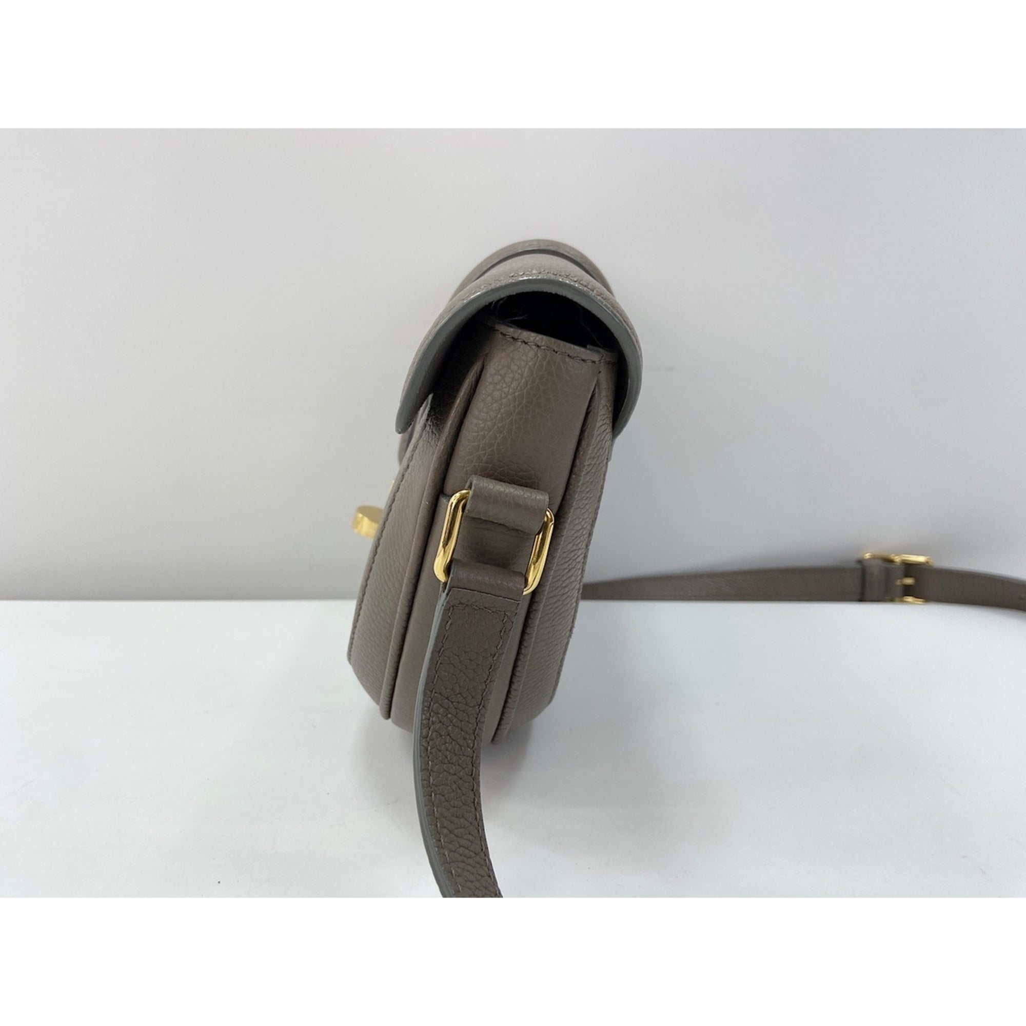 Celine Beige Shoulder Bag (Pre-Owned)