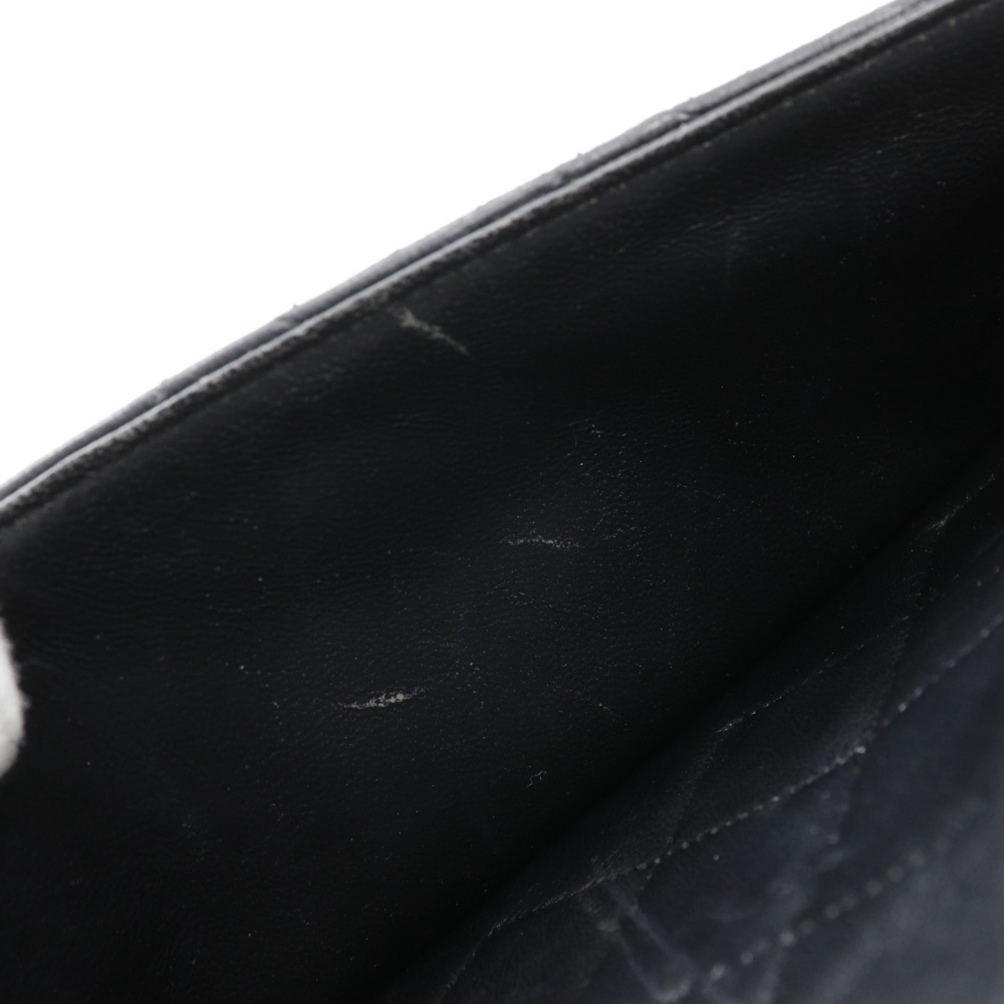 Chanel Black Leather Shoulder Bag (Pre-Owned)