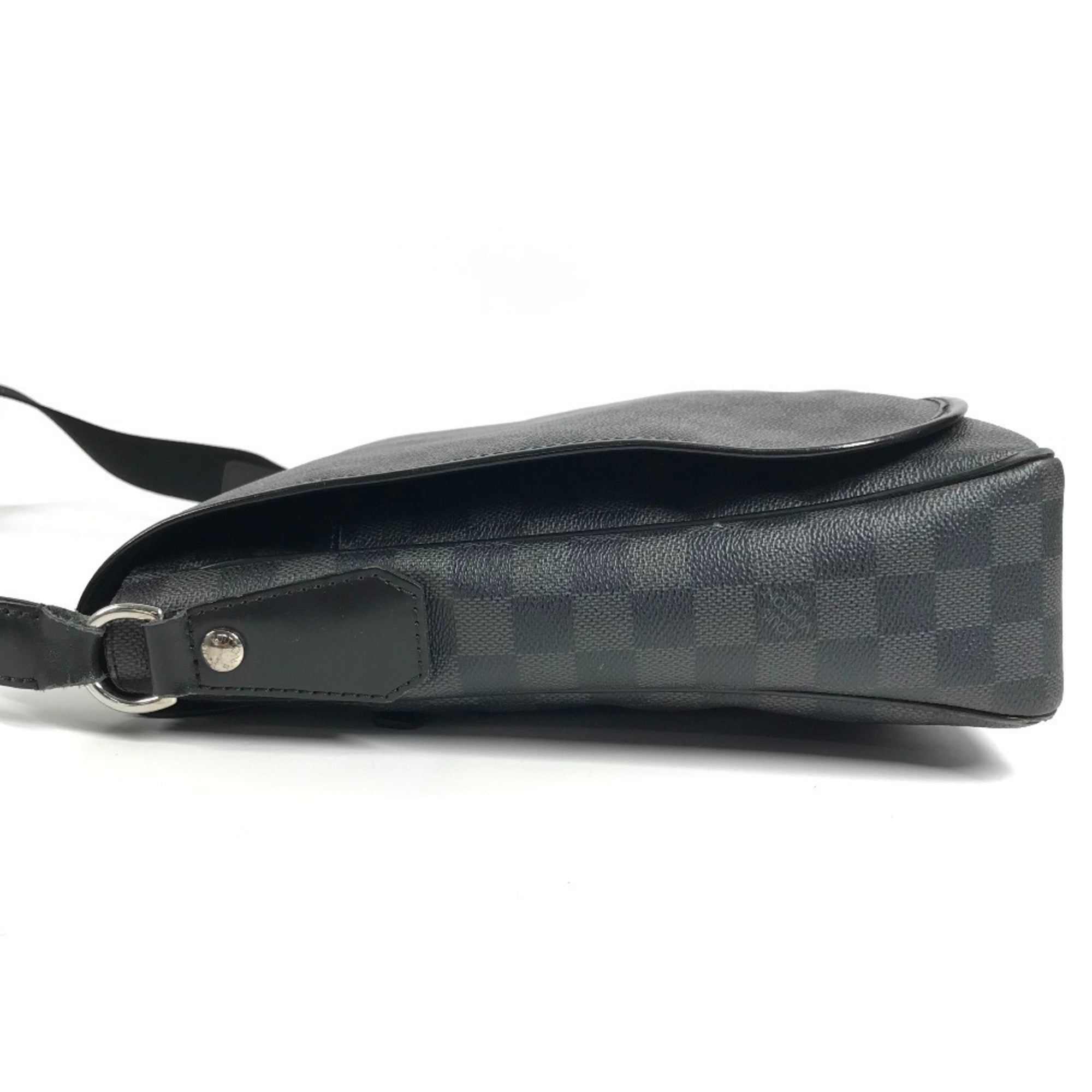 Louis Vuitton Black Damier Graphite Messenger Bag Shoulder Bag (Pre-Owned)
