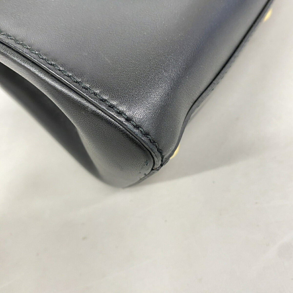 Gucci Black Leather Handbag (Pre-Owned)