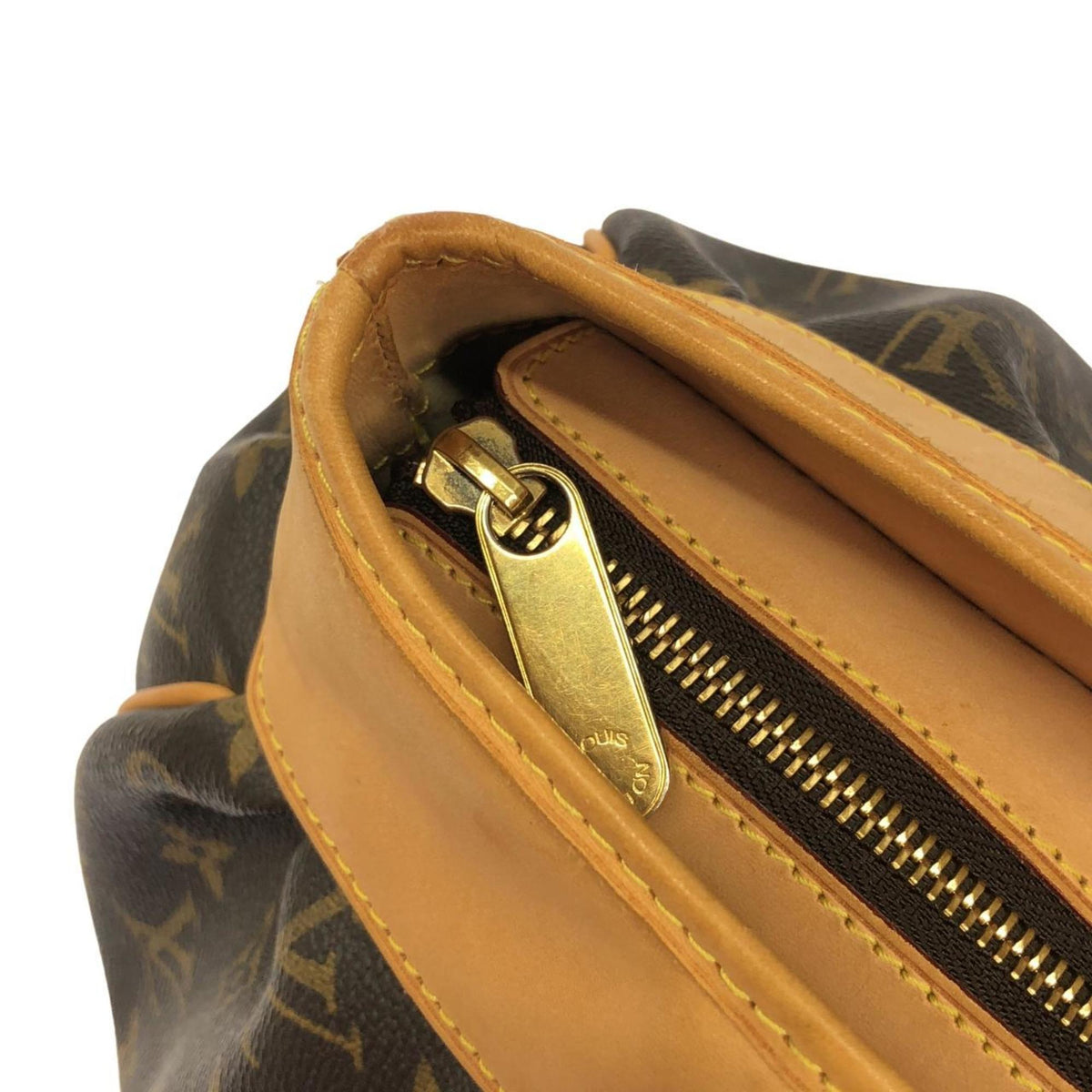 Louis Vuitton Marron Coated Canvas Shoulder Bag (Pre-Owned)