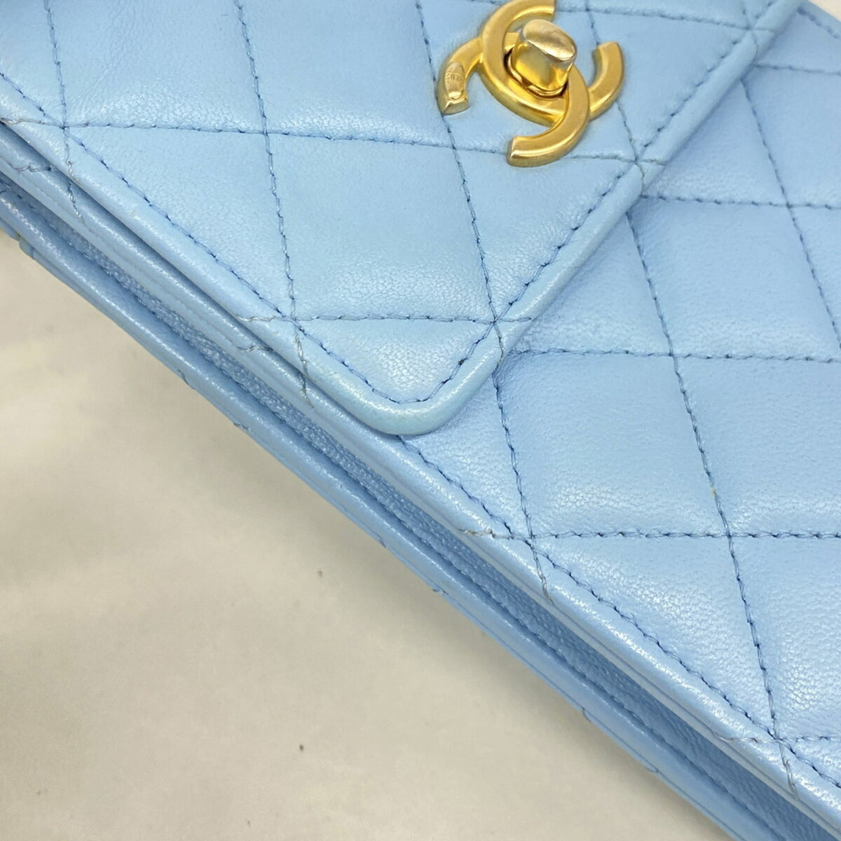 Chanel Sky Blue Leather Shoulder Bag (Pre-Owned)