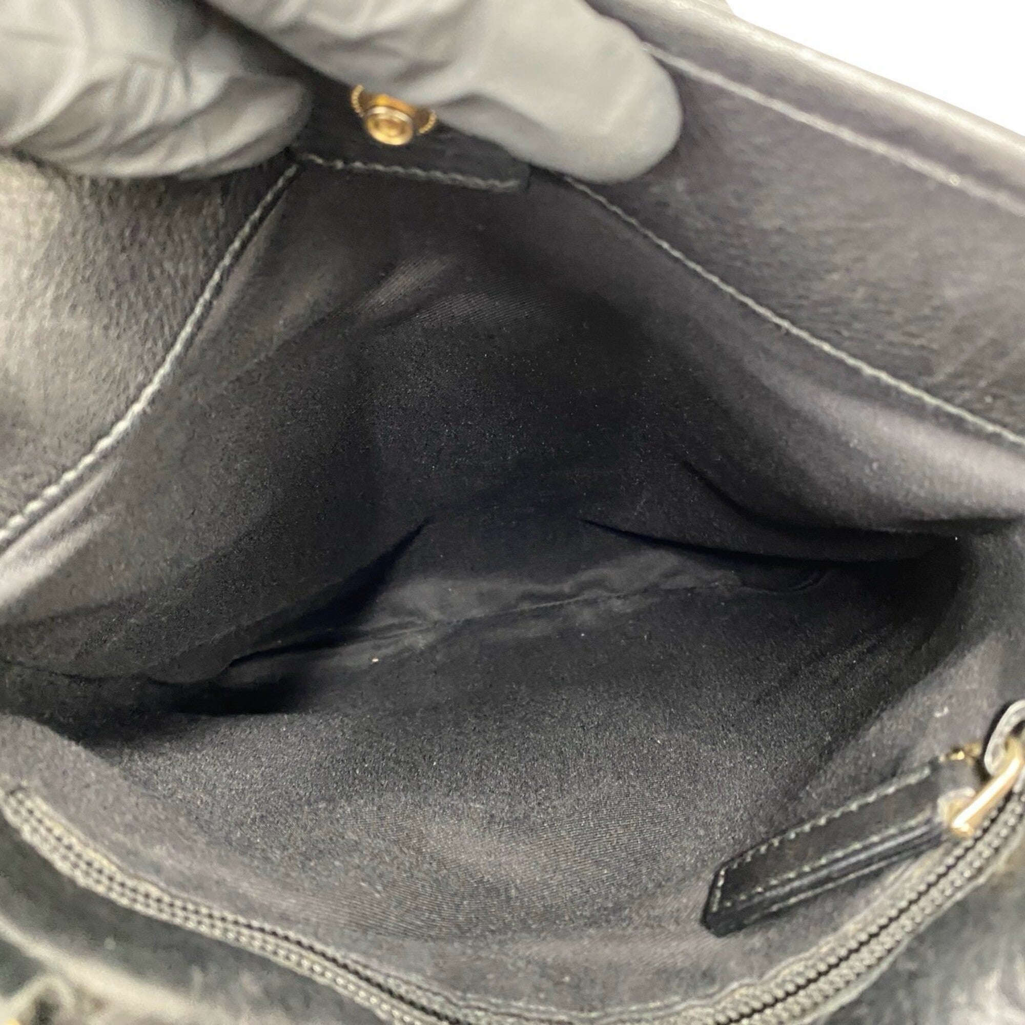 Yves Saint Laurent Black Leather Shoulder Bag (Pre-Owned)
