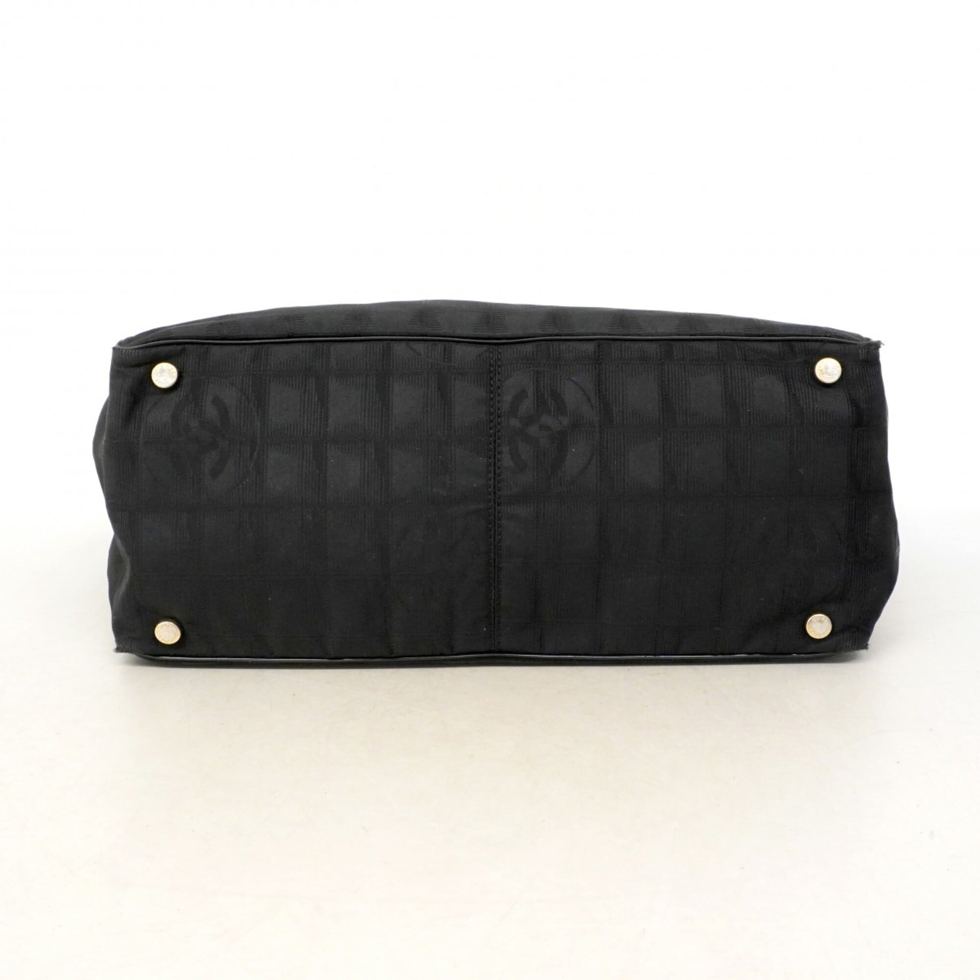 Chanel Black Nylon Tote Bag (Pre-Owned)