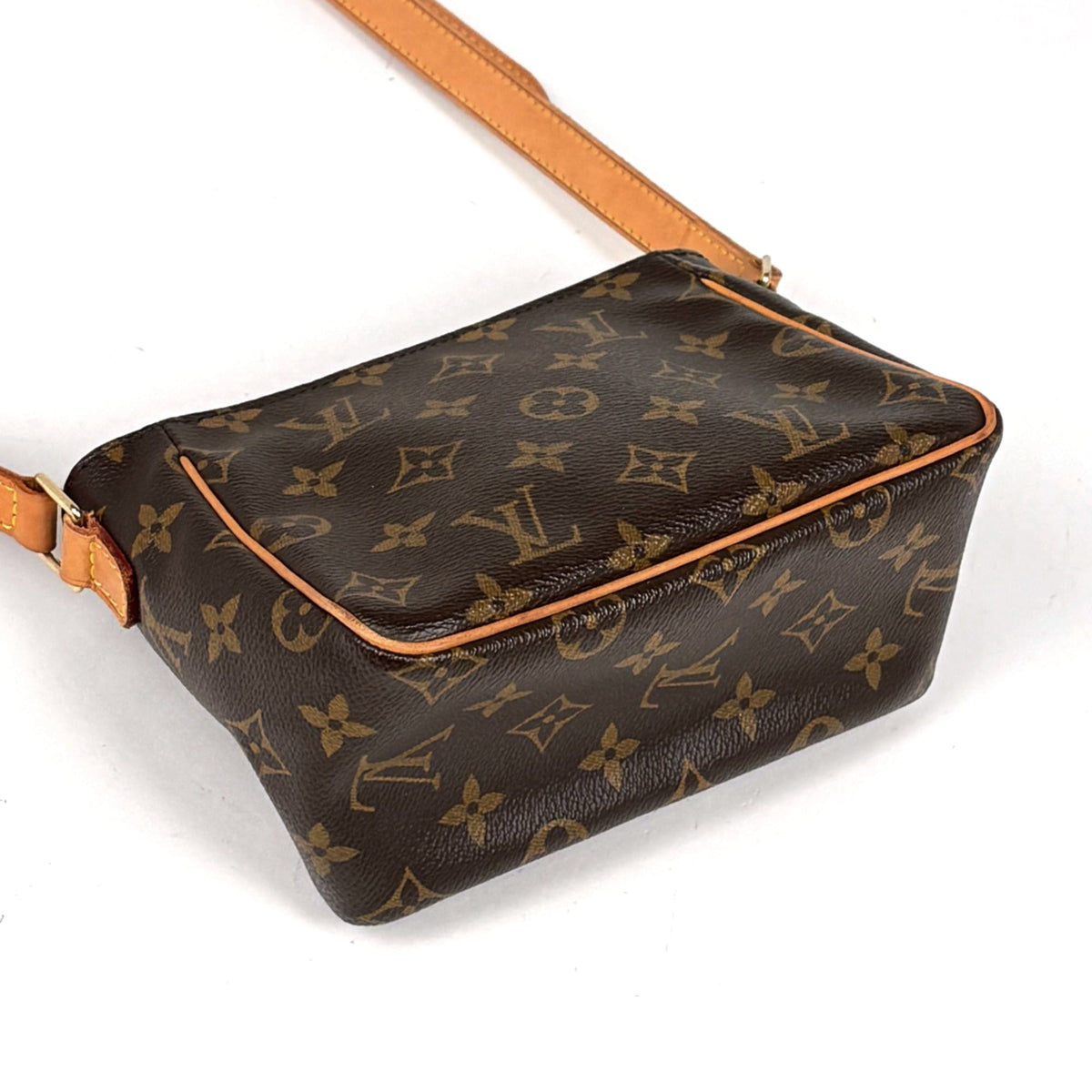 Louis Vuitton Brown Monogram Shoulder Bag (Pre-Owned)