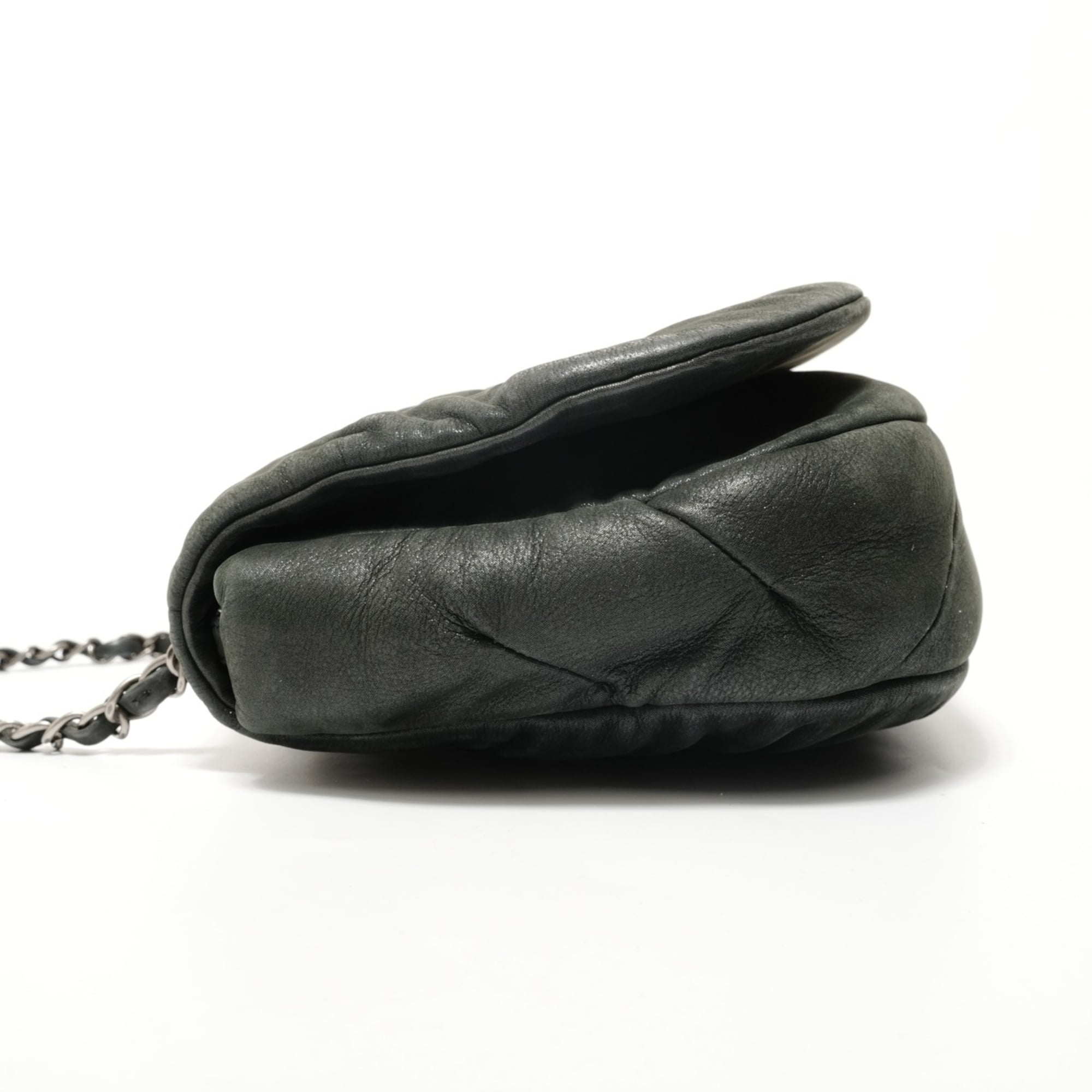 Chanel Black Shoulder Bag (Pre-Owned)