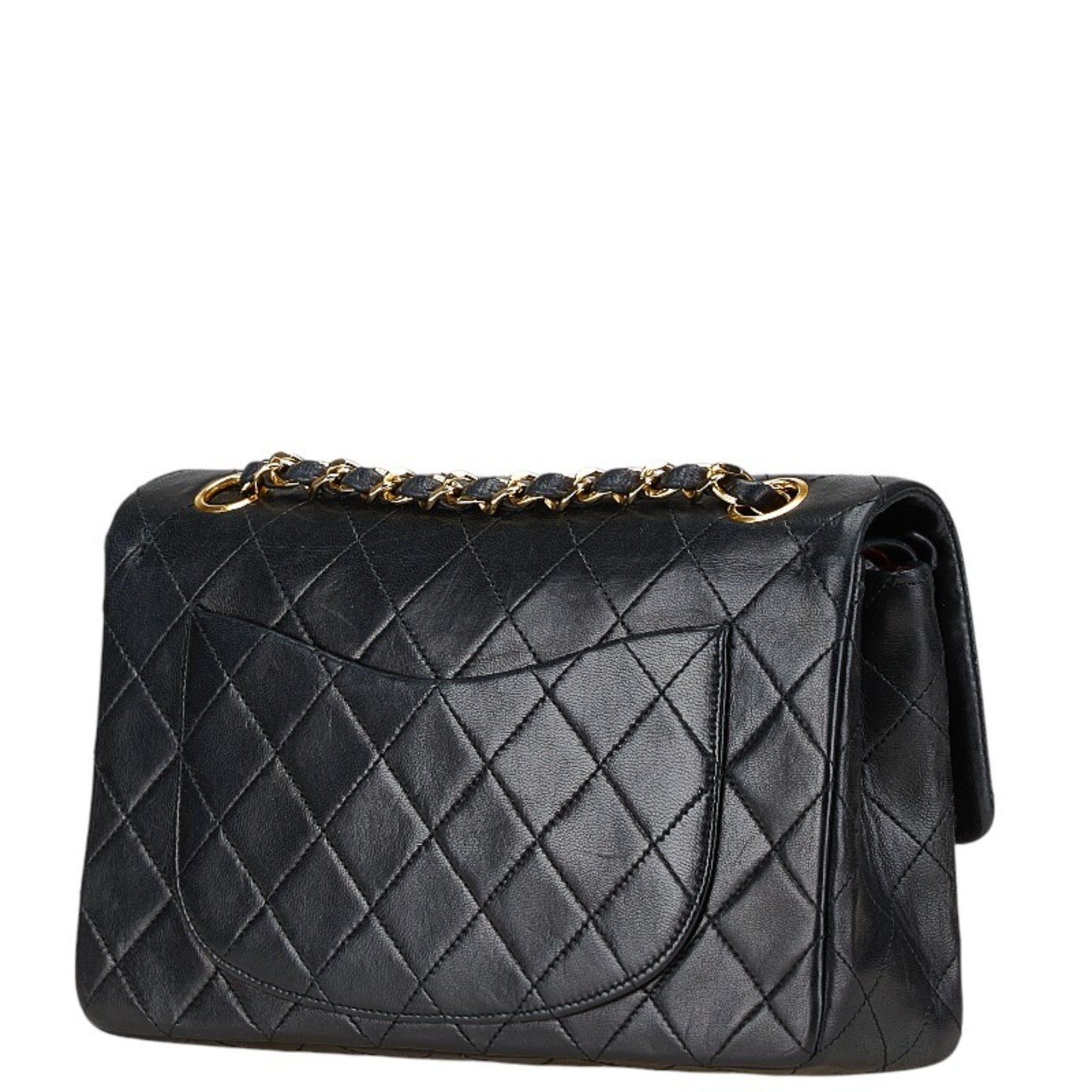 Chanel Matelasse Black Leather Shoulder Bag (Pre-Owned)