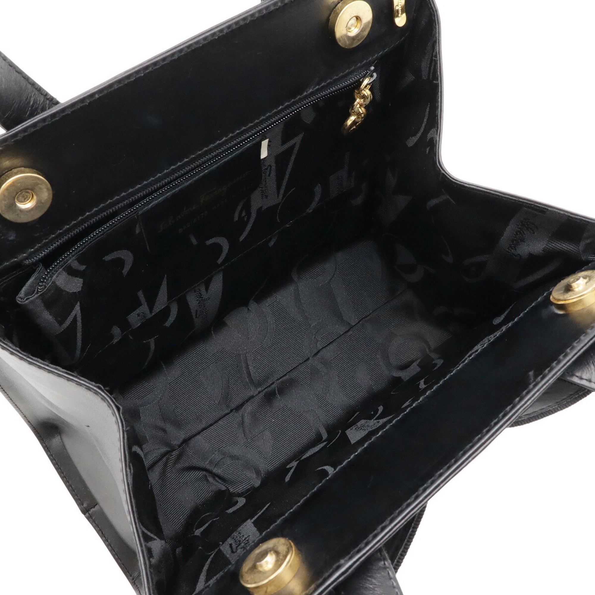 Salvatore Ferragamo Black Leather Handbag Shoulder Bag (Pre-Owned)