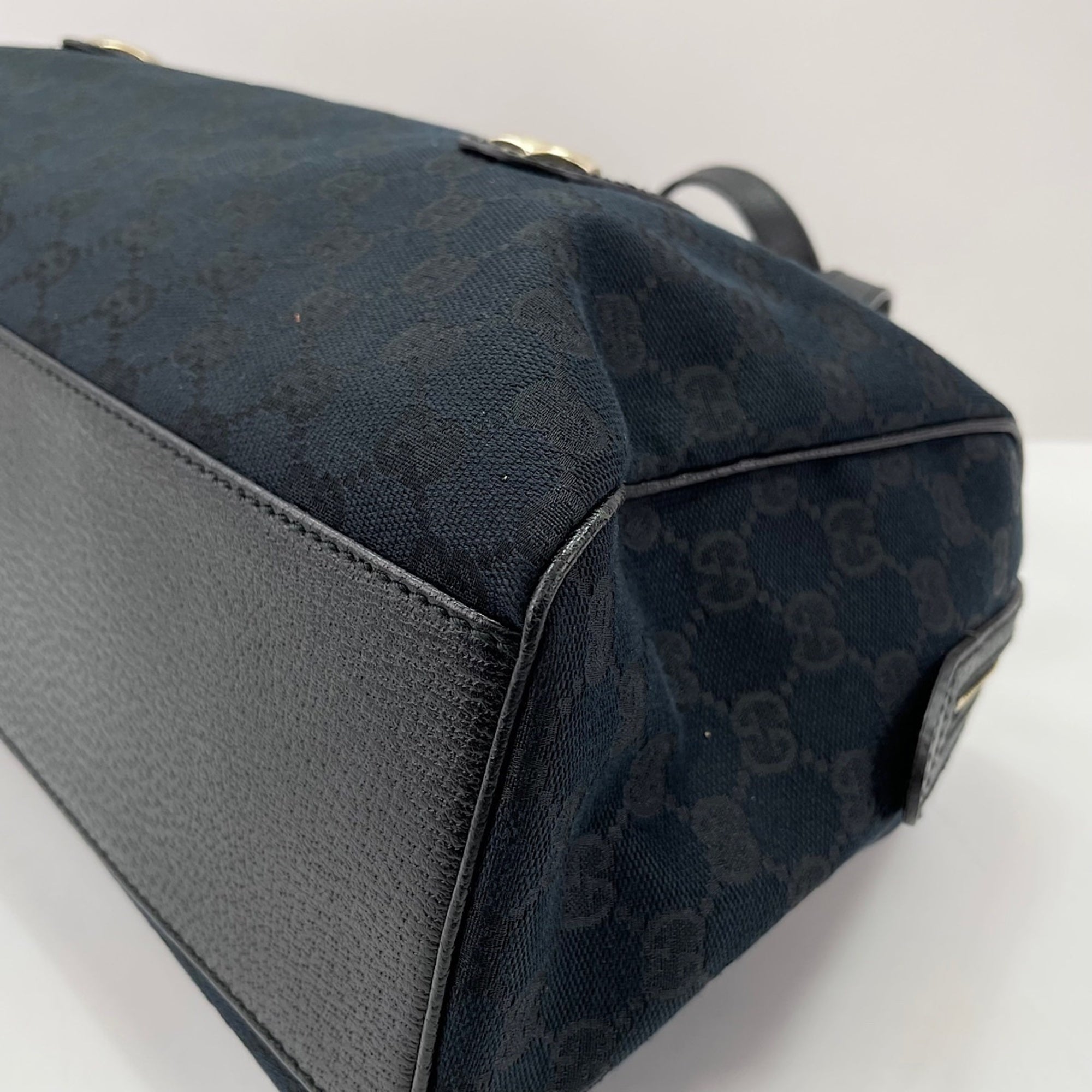 Gucci Black Shoulder Bag (Pre-Owned)
