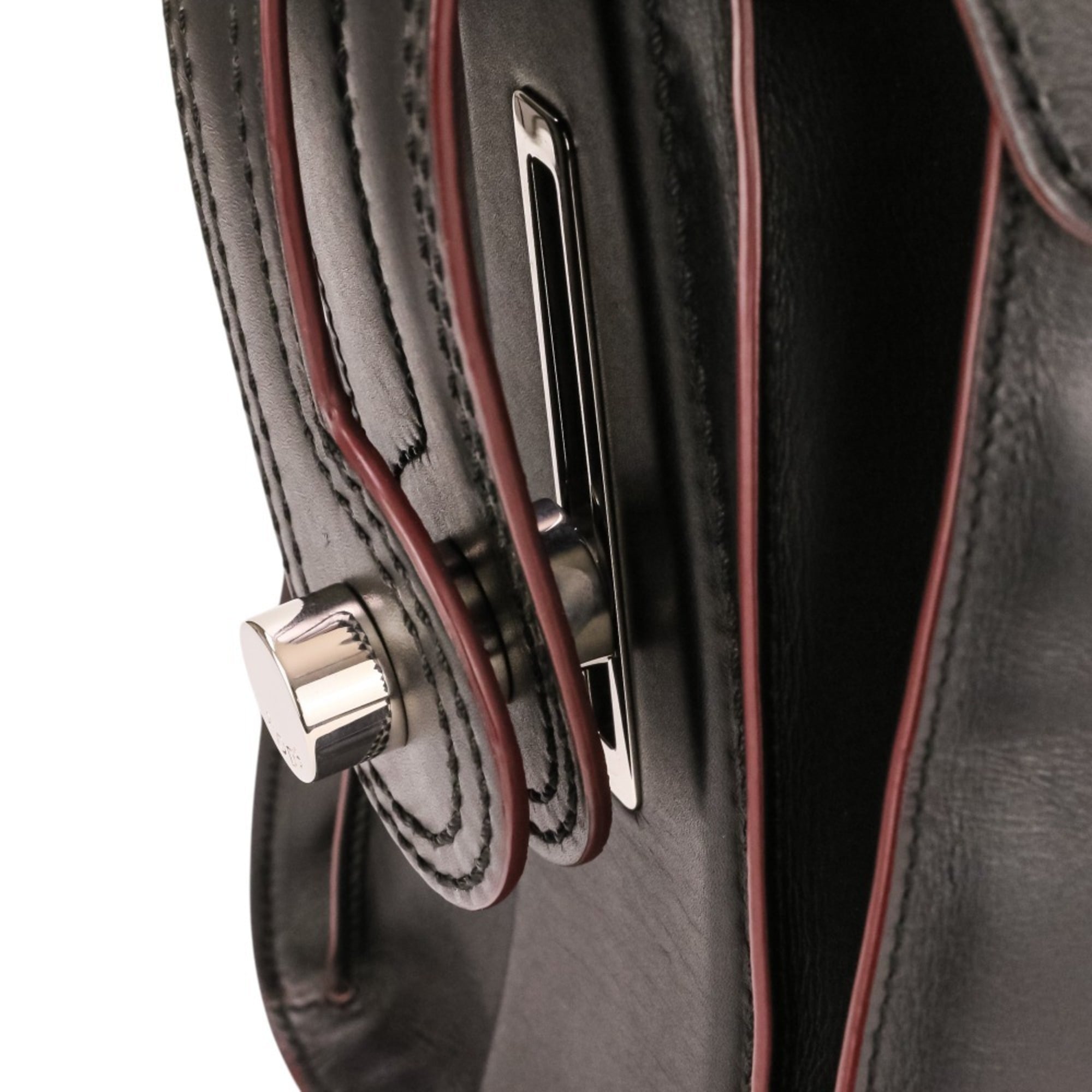 Tod's Black Leather Boston Bag Handbag (Pre-Owned)
