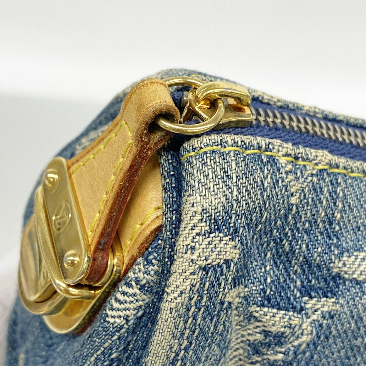 Louis Vuitton Blue Pouch (Pre-Owned)