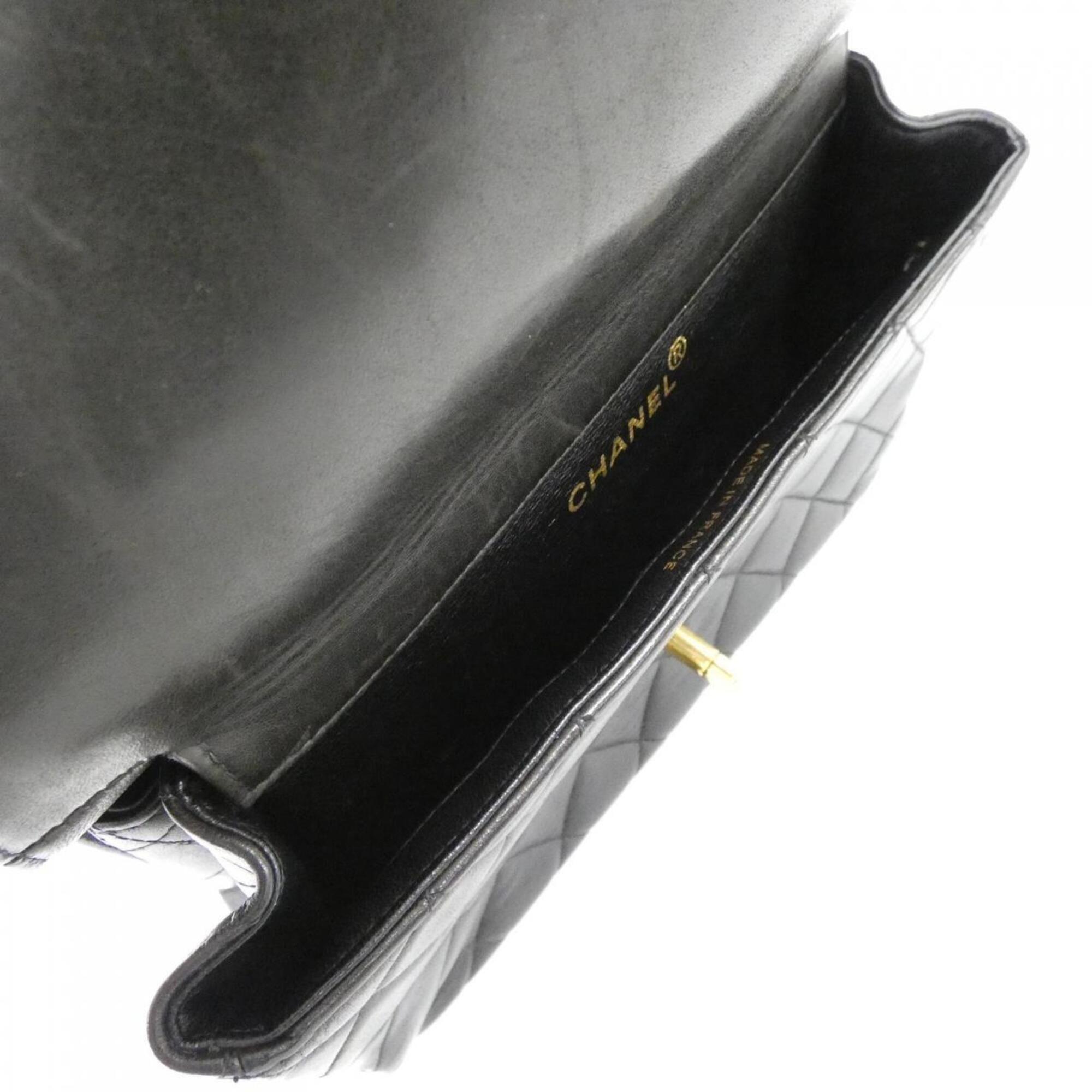 Chanel Black Leather Shoulder Bag (Pre-Owned)