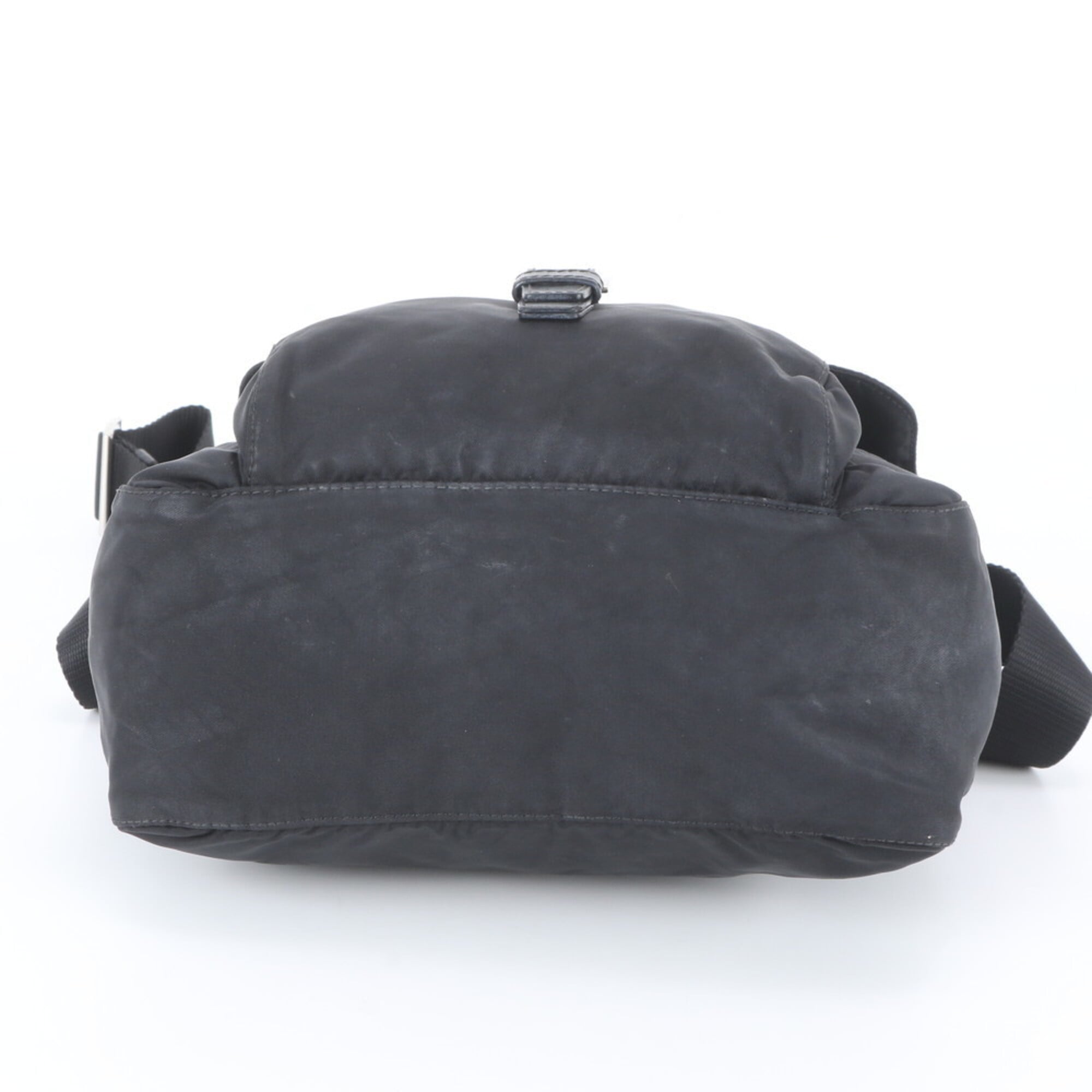Prada Black Leather Nylon Messenger Bag Shoulder Bag (Pre-Owned)