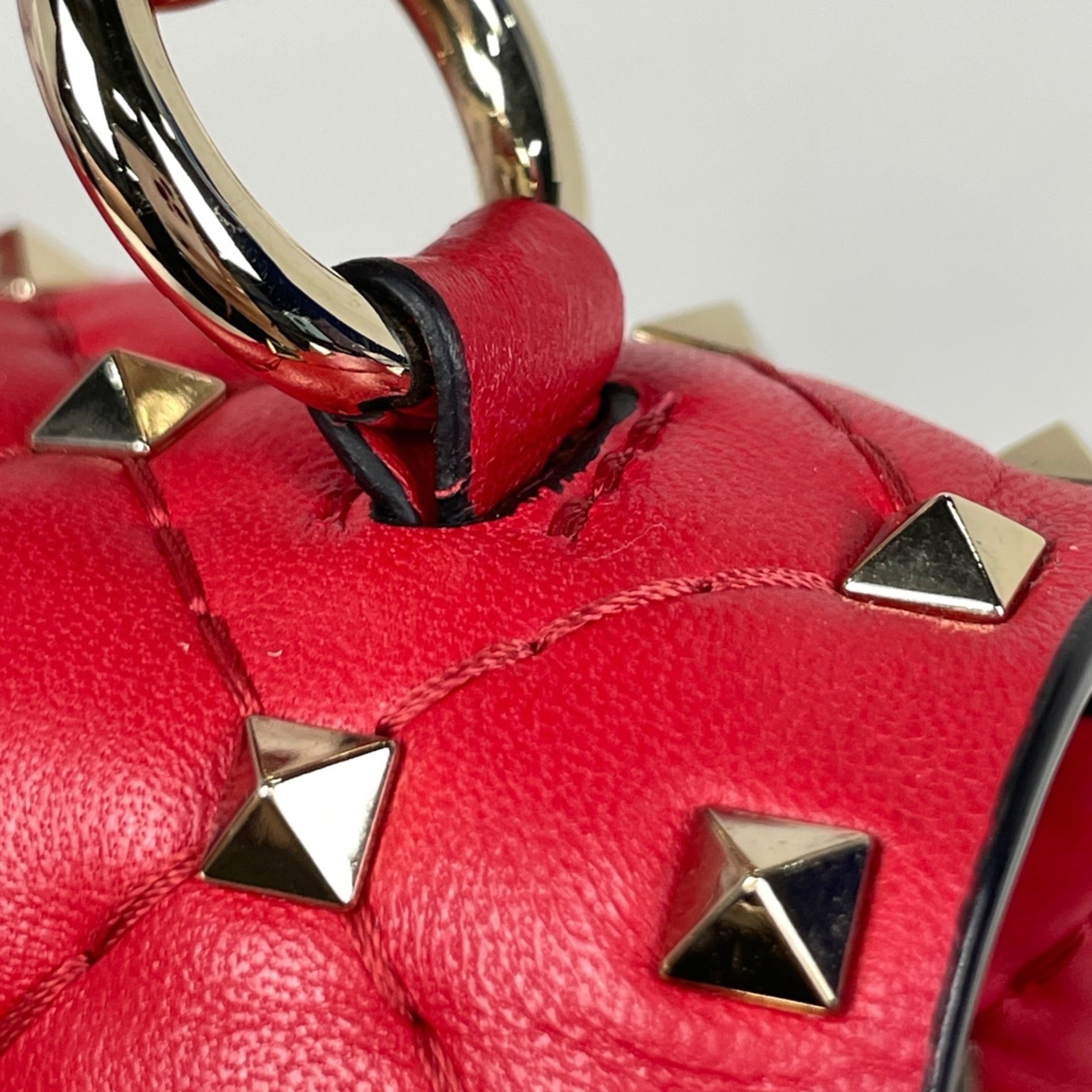 Valentino Garavani Red Color Leather Handbag Shoulder Bag (Pre-Owned)