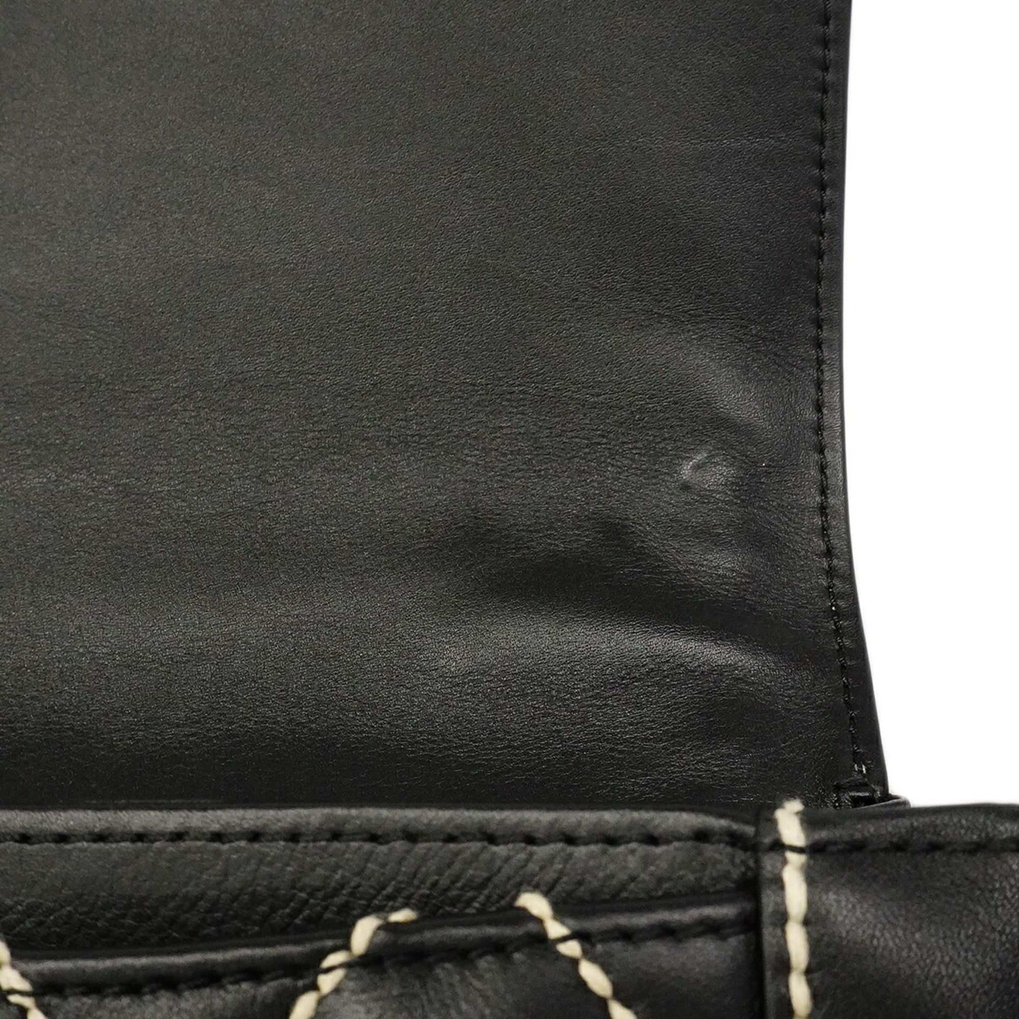 Chanel Black Leather Handbag (Pre-Owned)