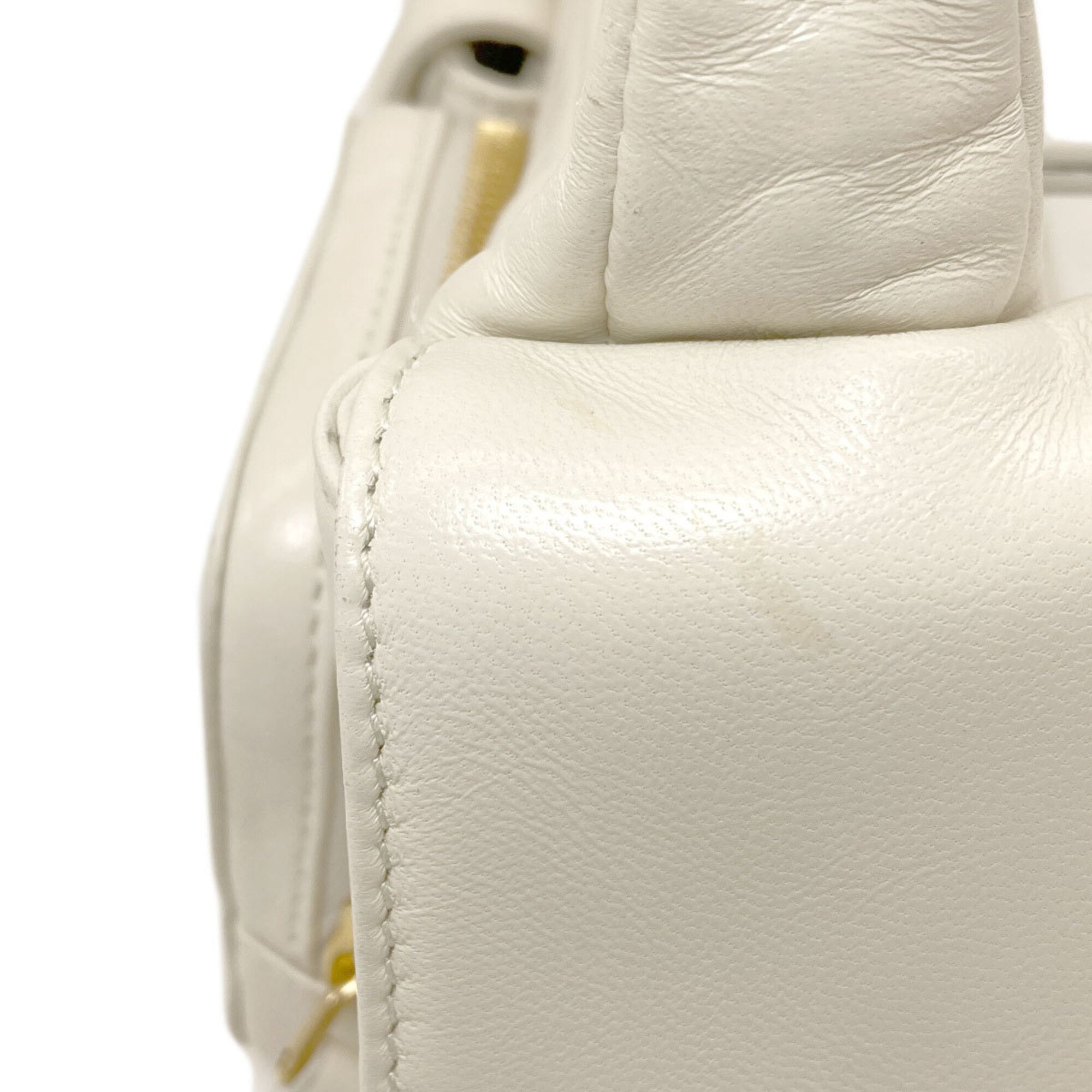 Miu Miu White Leather Handbag (Pre-Owned)