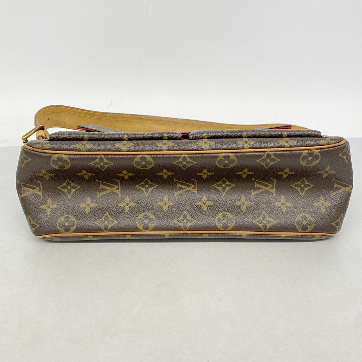 Louis Vuitton Brown Shoulder Bag (Pre-Owned)