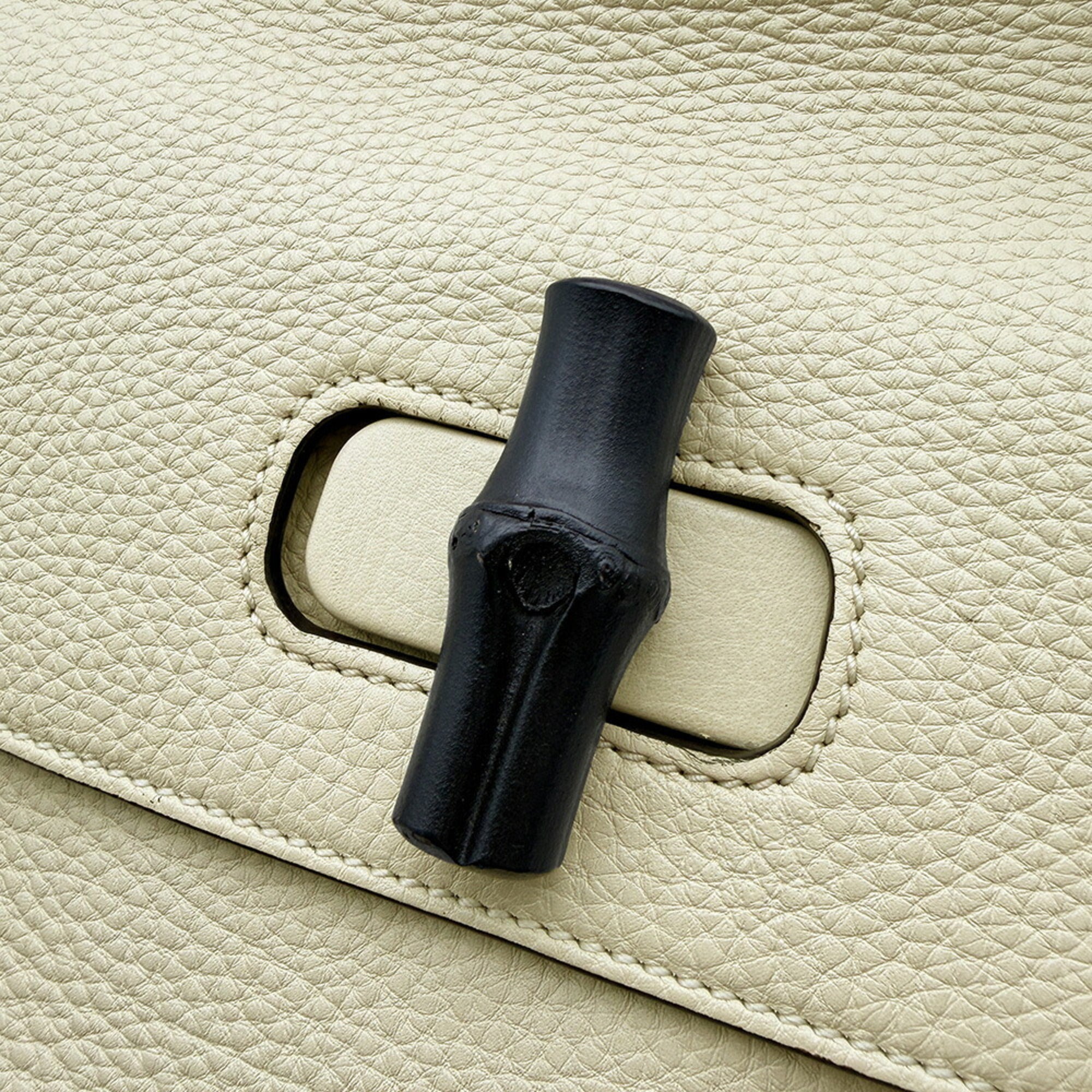 Gucci Bamboo Ivory Multi-Color Leather Shoulder Bag (Pre-Owned)