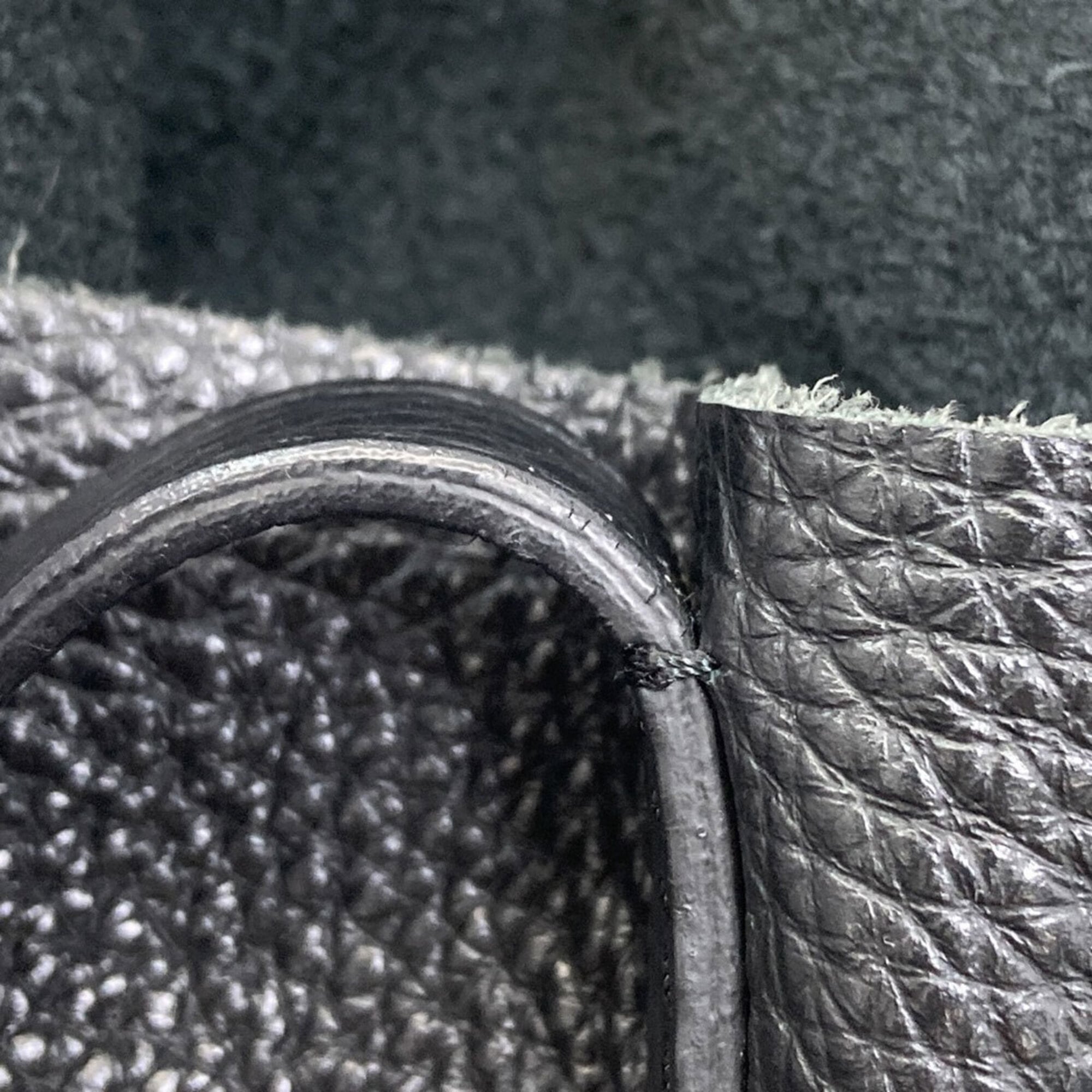 Redvalentino Black Tote Bag (Pre-Owned)