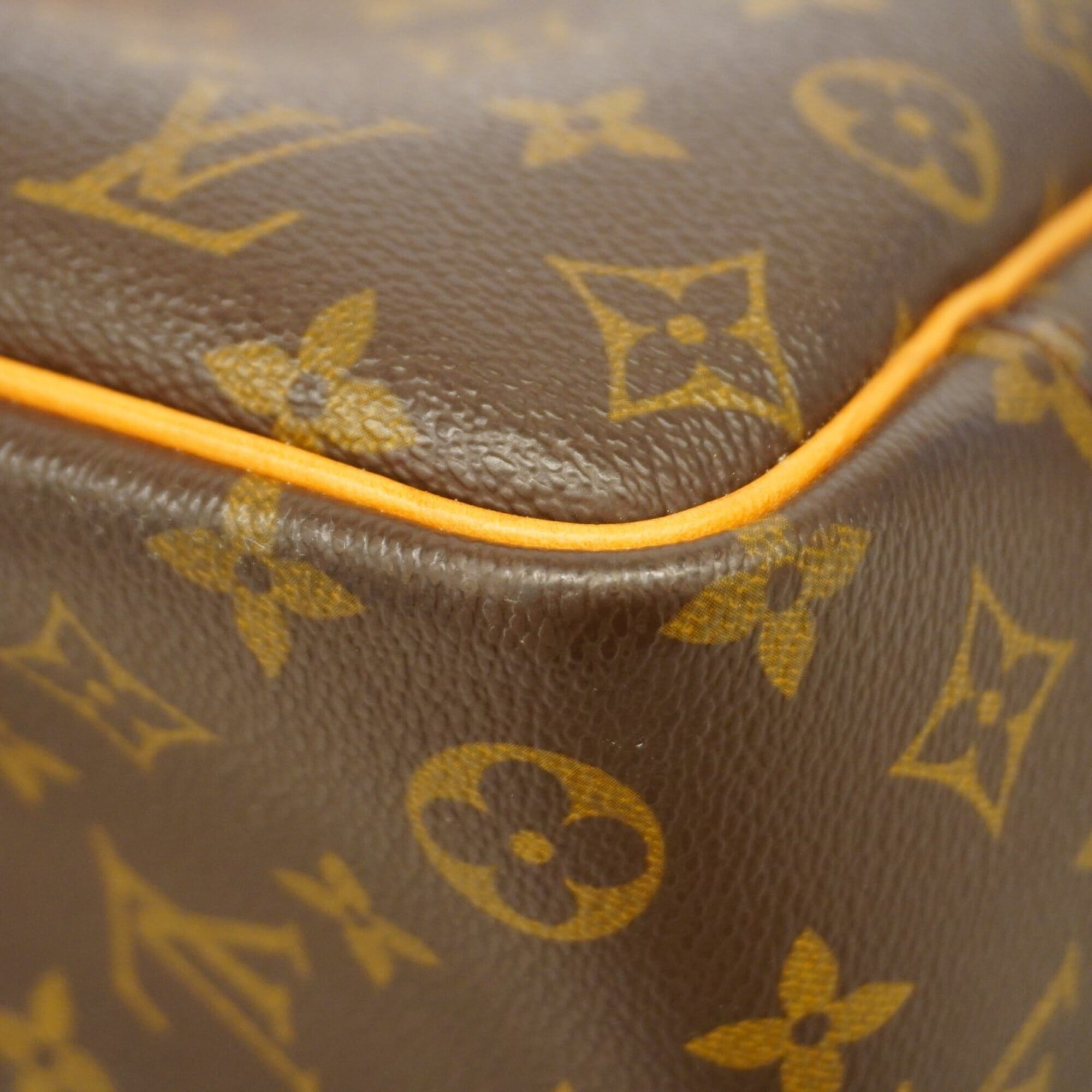 Louis Vuitton Brown Handbag (Pre-Owned)