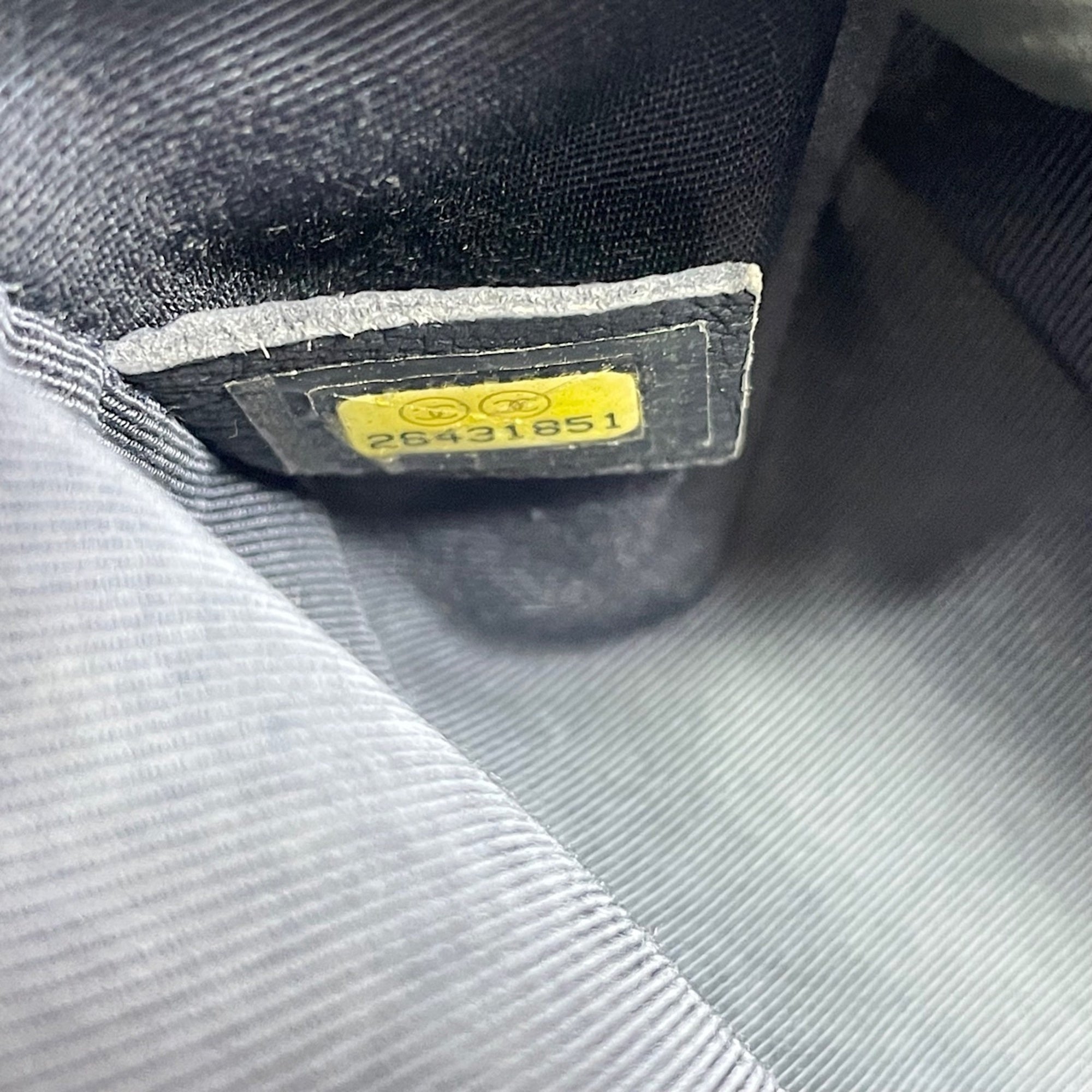 Chanel Black Shoulder Bag (Pre-Owned)