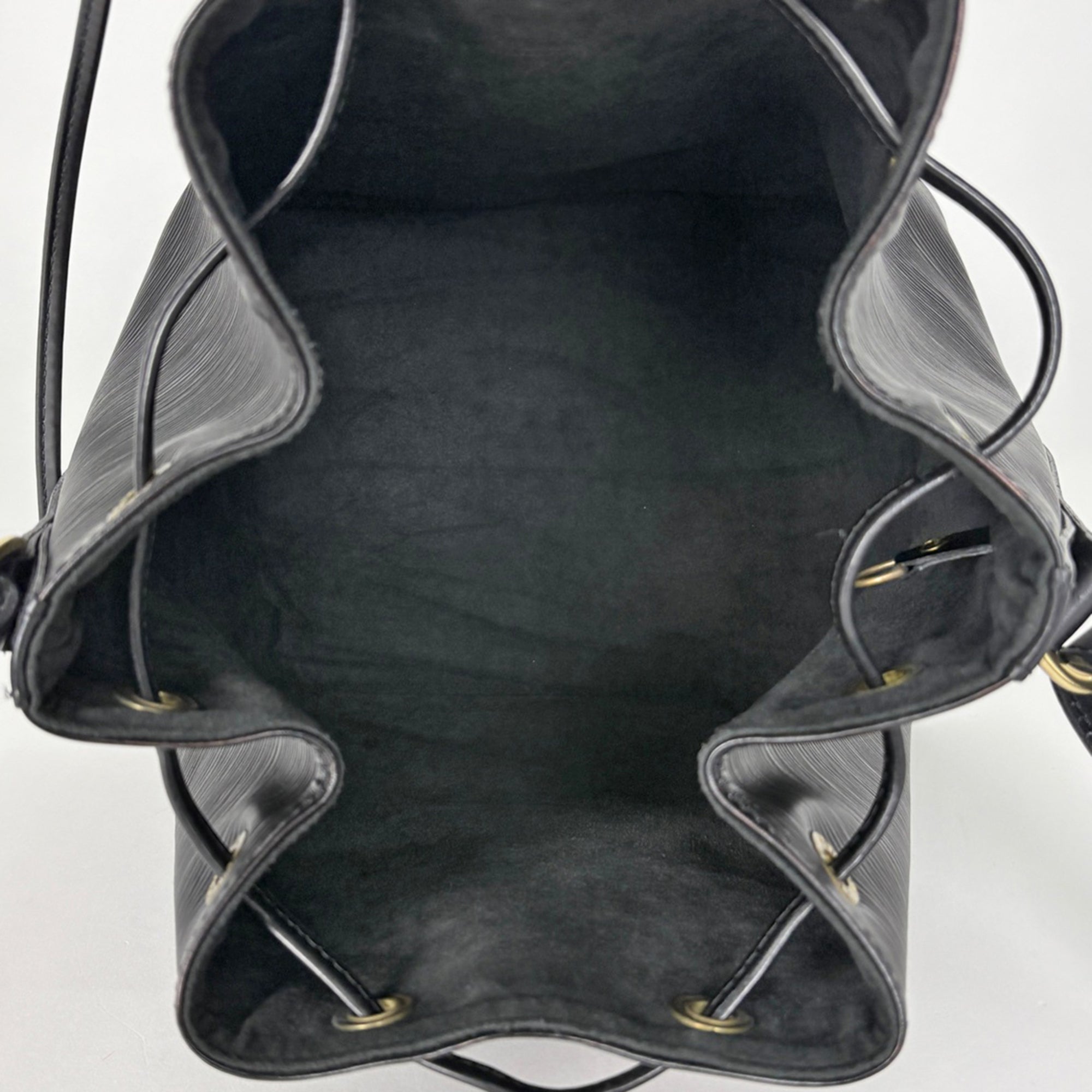 Louis Vuitton Epi Black Noir Epi Leather Shoulder Bag (Pre-Owned)