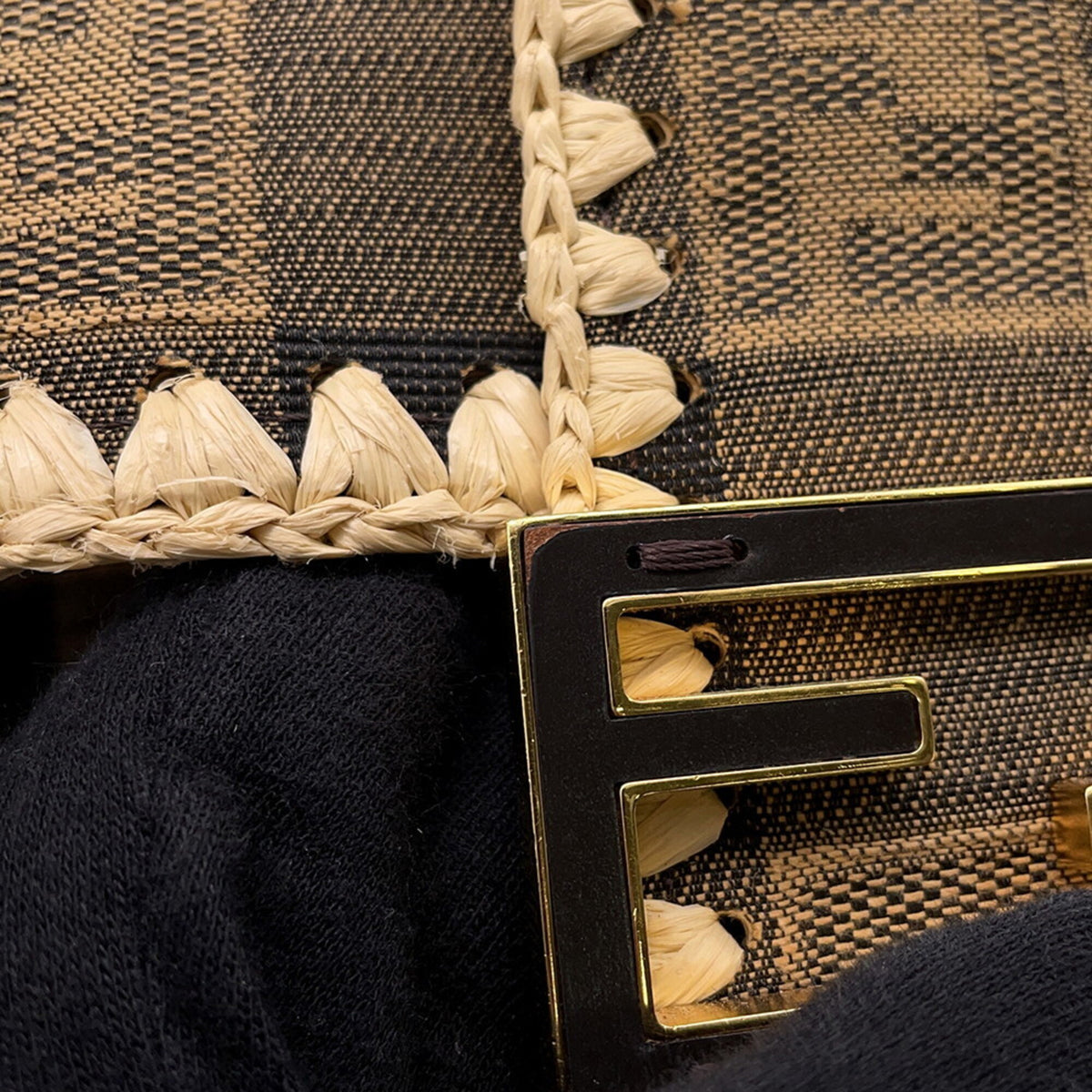 Fendi Beige Brown Raffia Canvas Handbag (Pre-Owned)