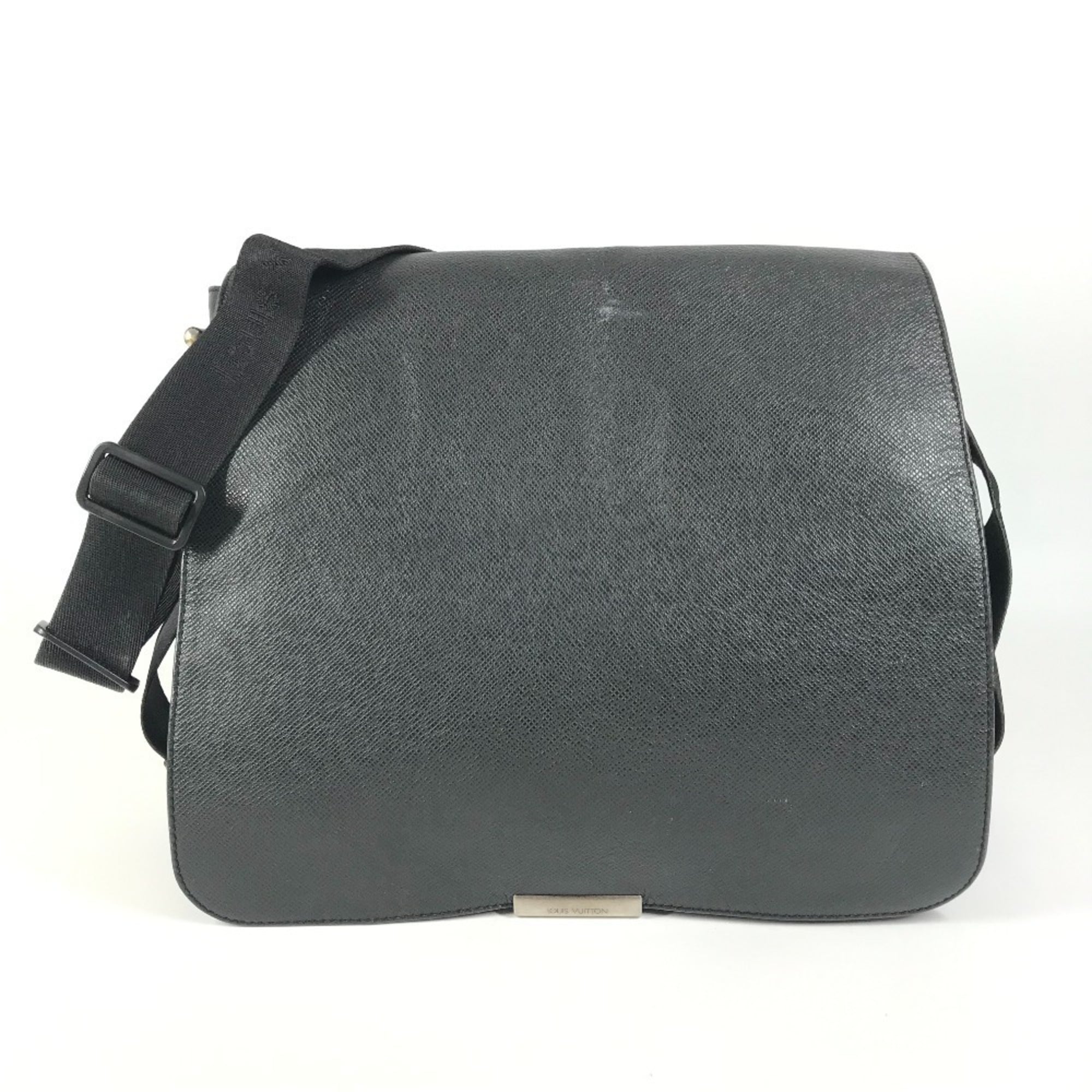 Louis Vuitton Black Noir Taiga Leather Nylon Canvas Leather Messenger Bag Shoulder Bag (Pre-Owned)