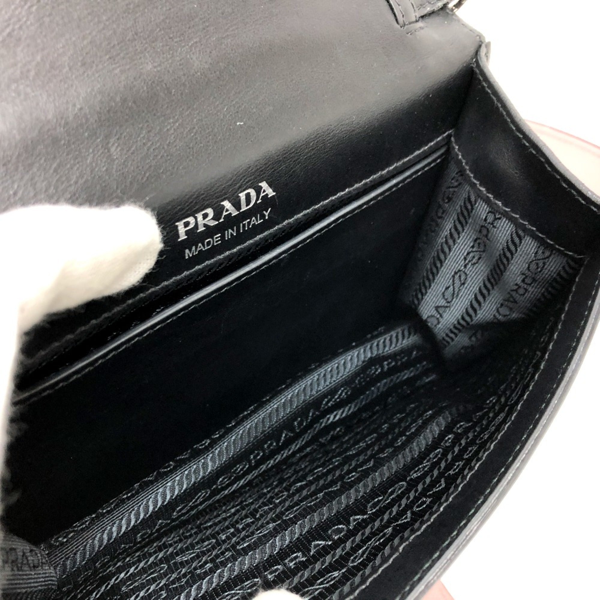 Prada Black Leather Shoulder Bag (Pre-Owned)