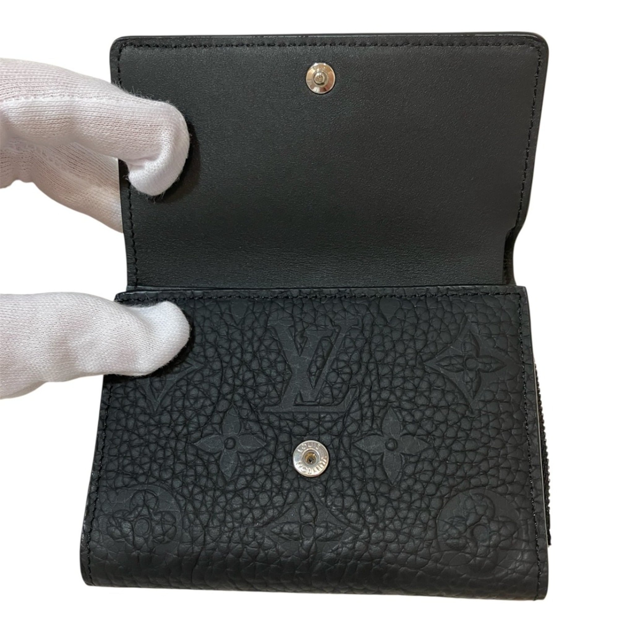 Louis Vuitton Black Wallet (Tri-Fold) (Pre-Owned)