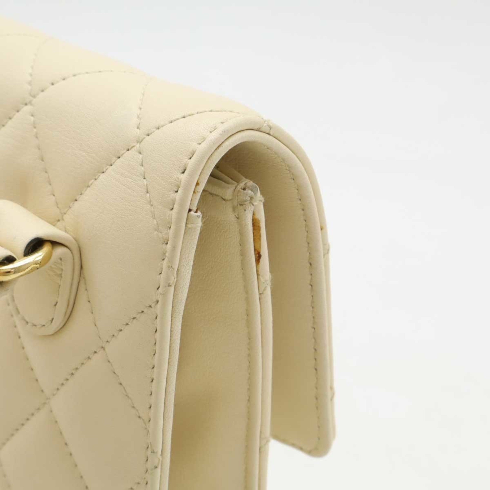 Chanel Ivory Leather Fanny Pack (Pre-Owned)