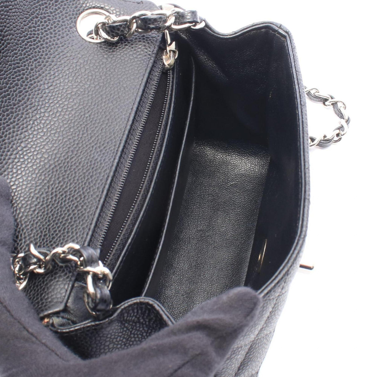 Chanel Black Grained Calfskin Handbag Shoulder Bag (Pre-Owned)