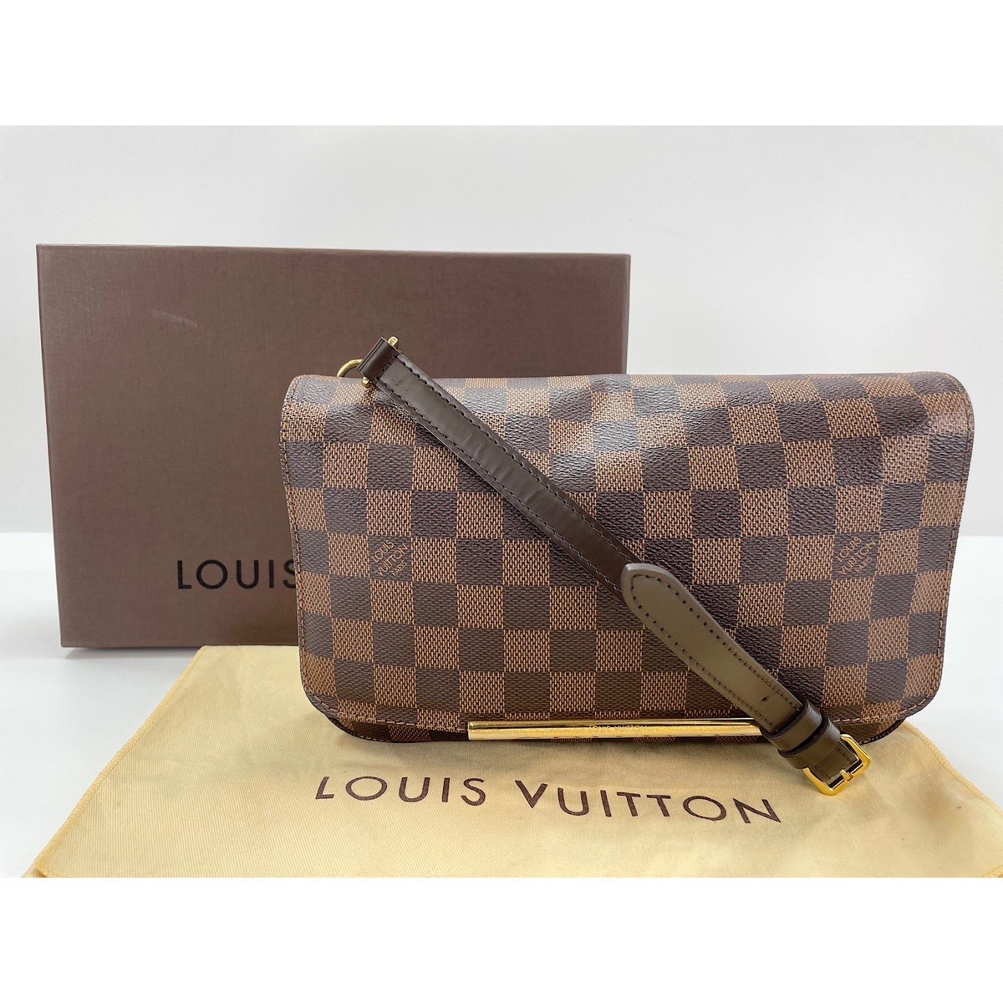 Louis Vuitton Brown Shoulder Bag (Pre-Owned)