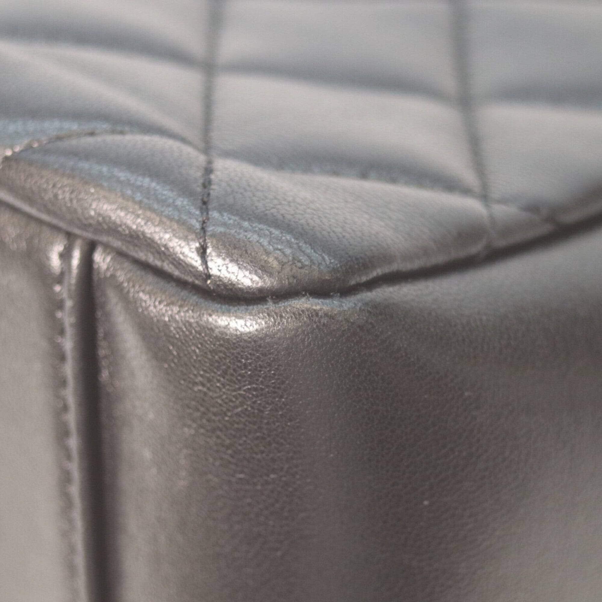 Chanel Black Leather Tote Bag (Pre-Owned)