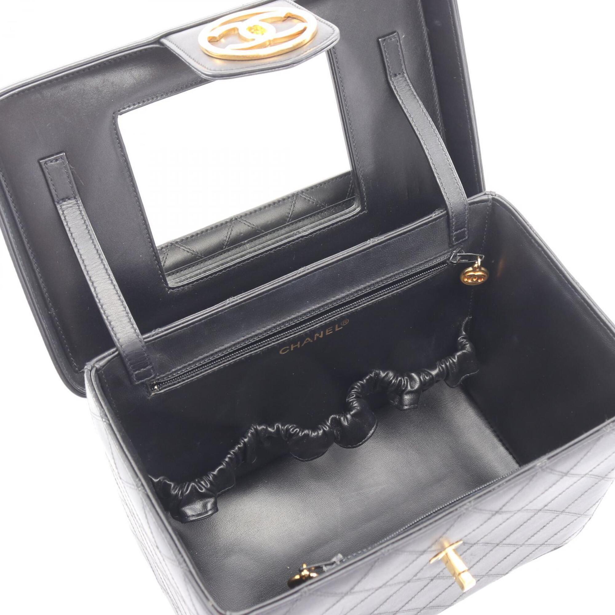Chanel Black Leather Handbag (Pre-Owned)