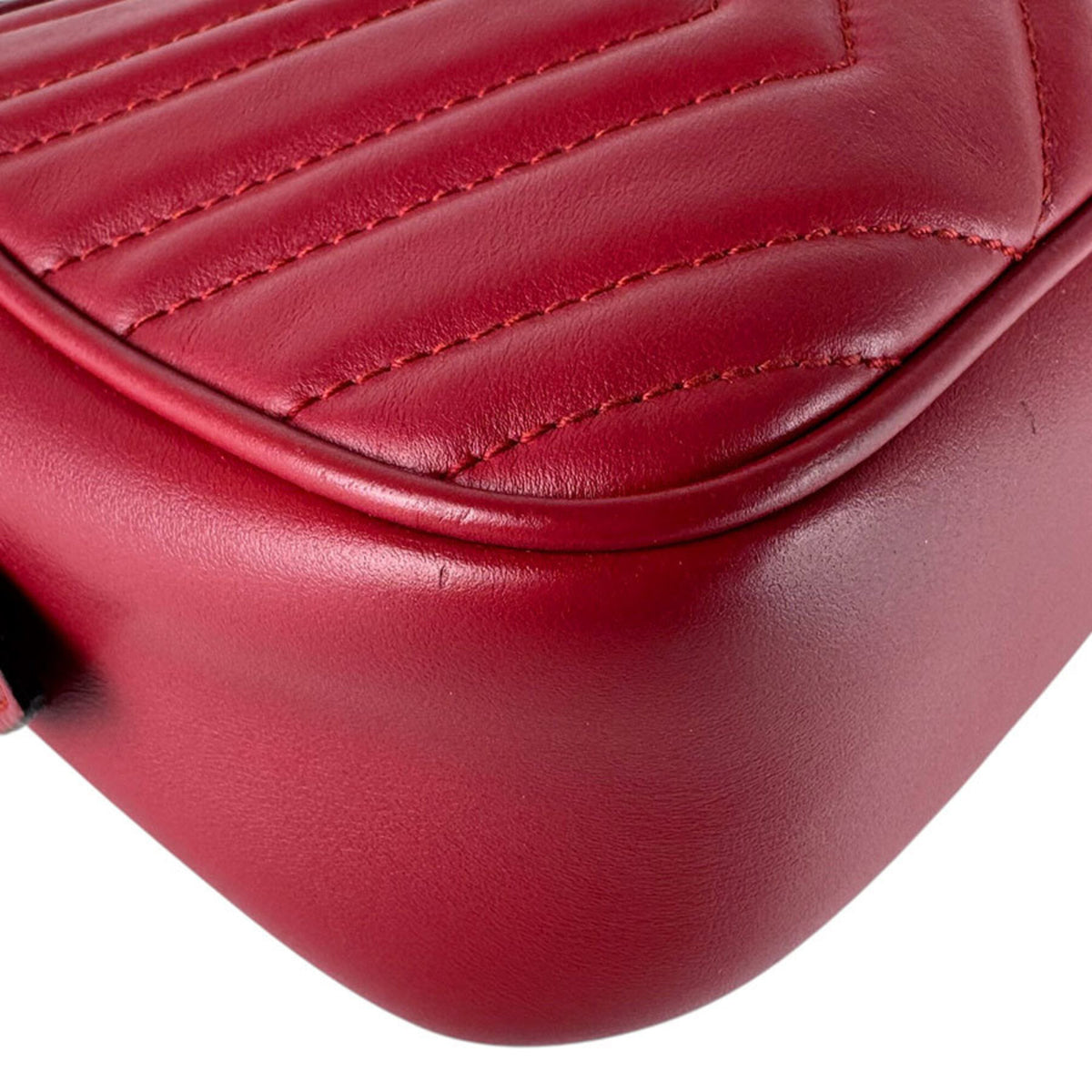 Gucci Red Color Leather Shoulder Bag (Pre-Owned)