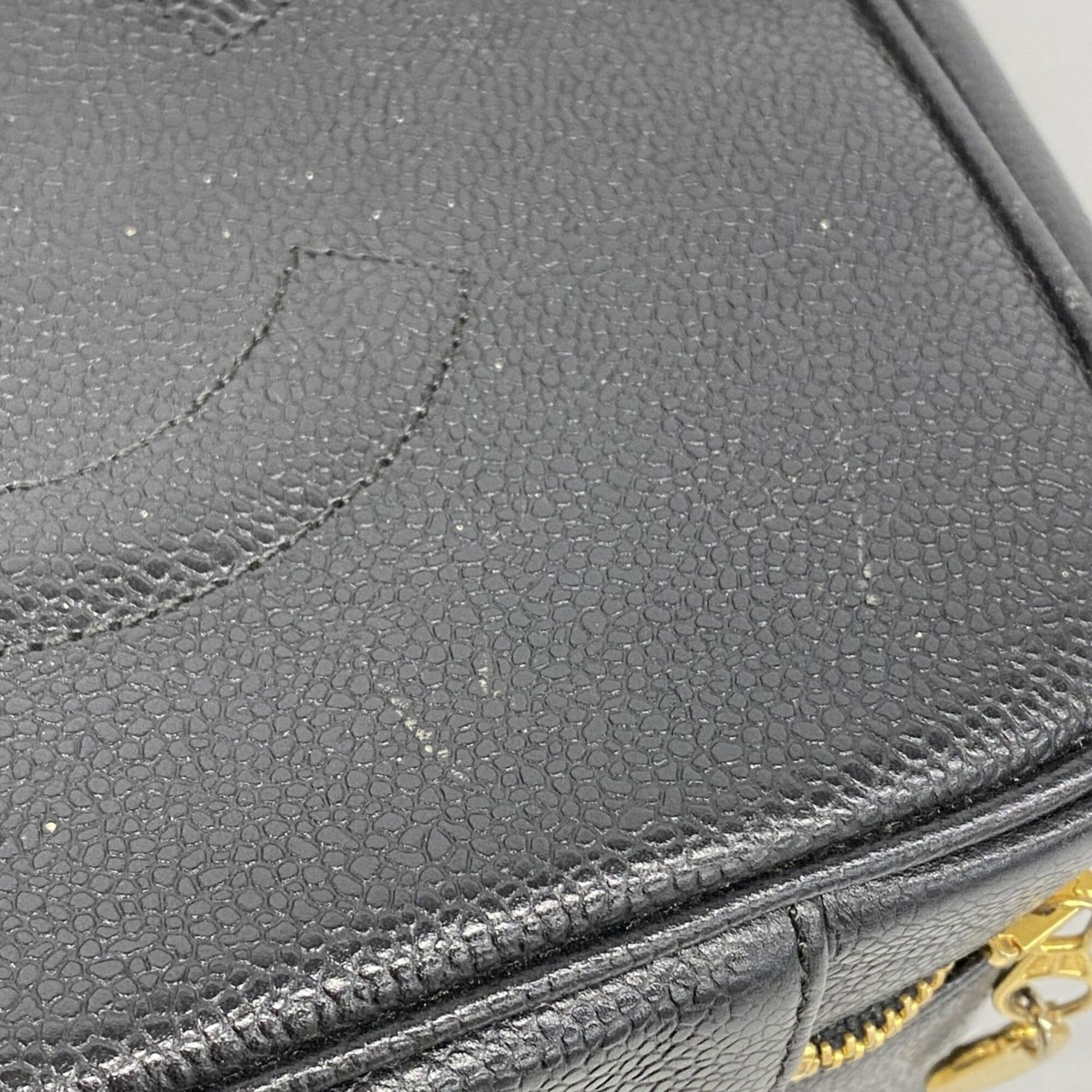 Chanel Black Grained Calfskin Vanity Bag (Pre-Owned)
