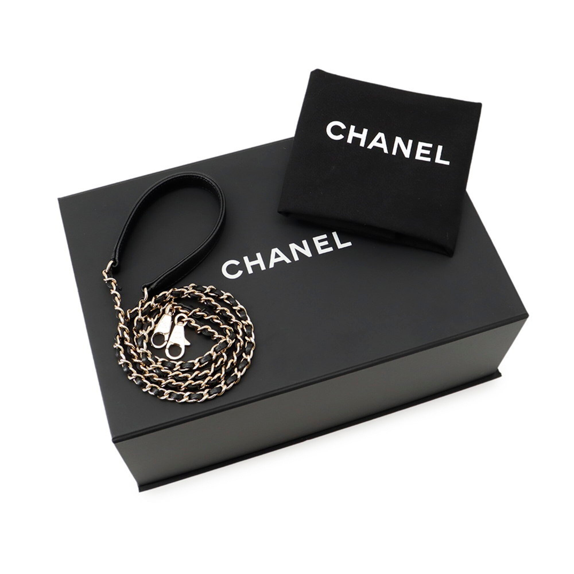 Chanel Matelasse Black Grained Calfskin Handbag (Pre-Owned)