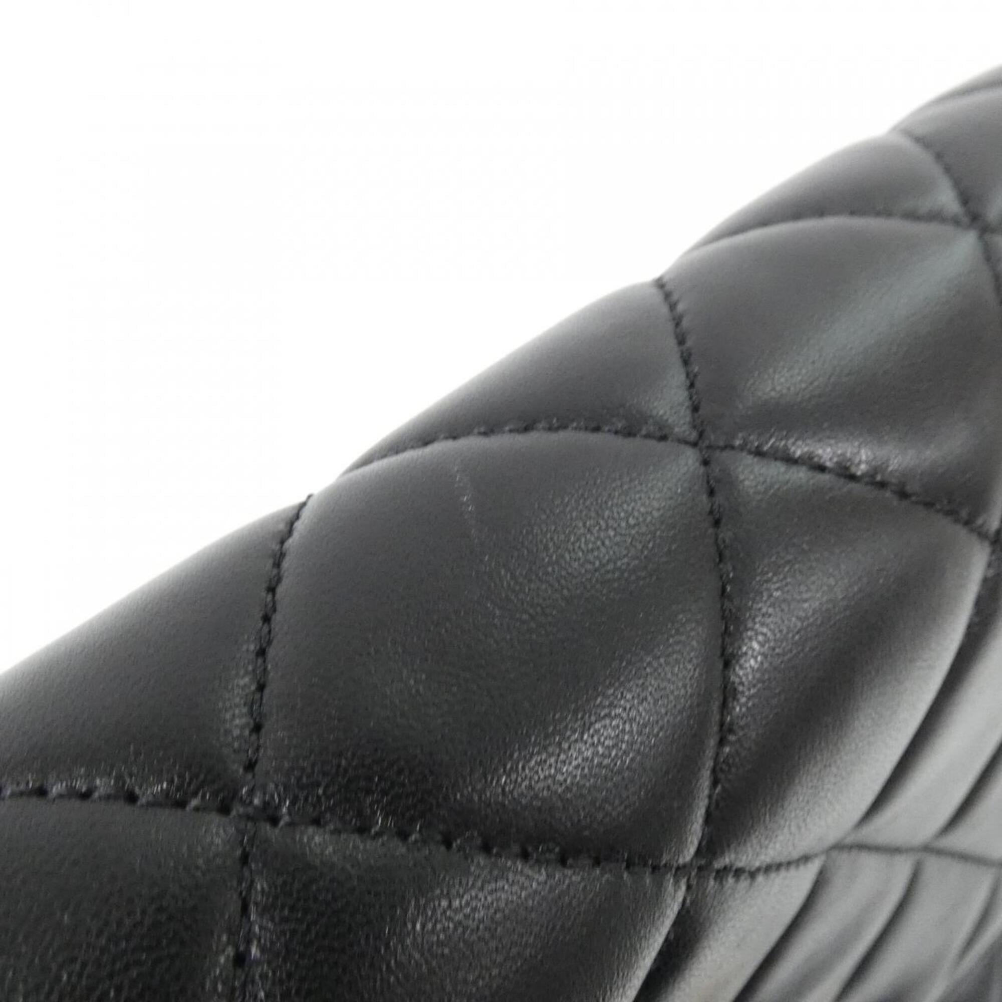 Chanel Black Leather Shoulder Bag (Pre-Owned)