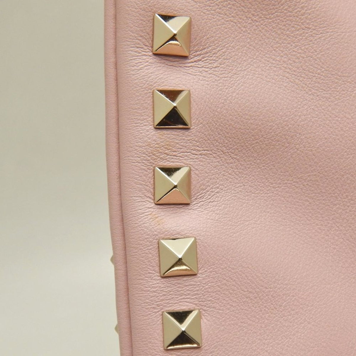 Valentino Pink Leather Clutch Bag (Pre-Owned)
