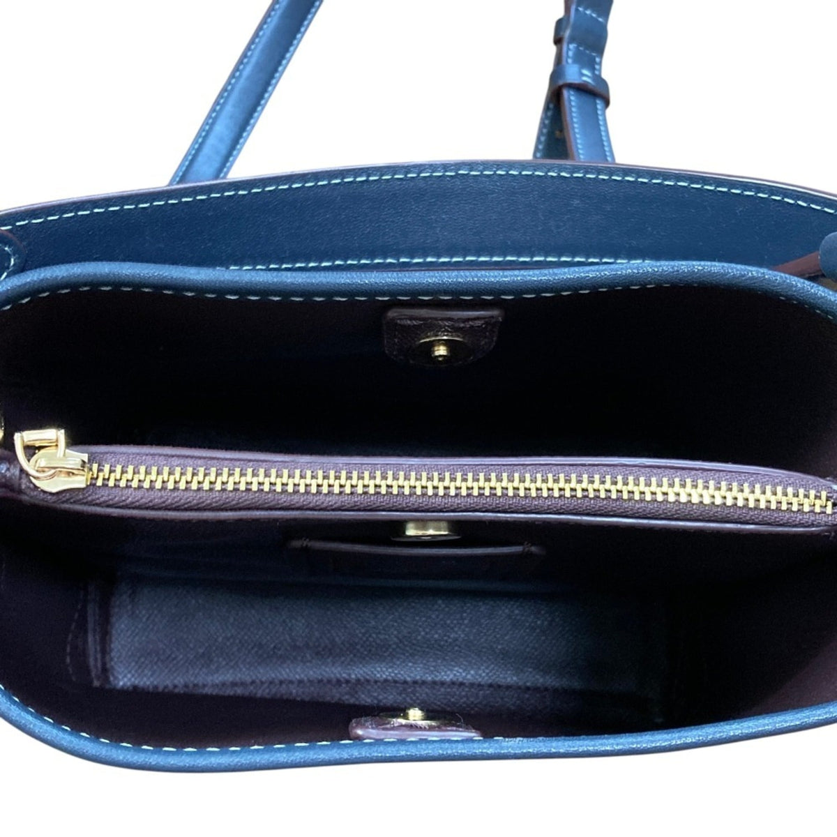 Coach Dark Blue Shoulder Bag (Pre-Owned)