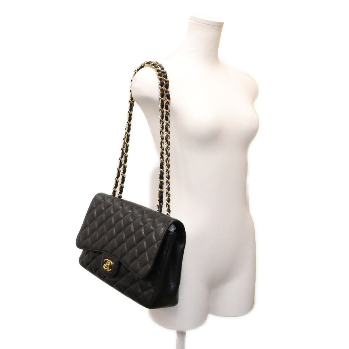 Chanel Black Grained Calfskin Shoulder Bag (Pre-Owned)