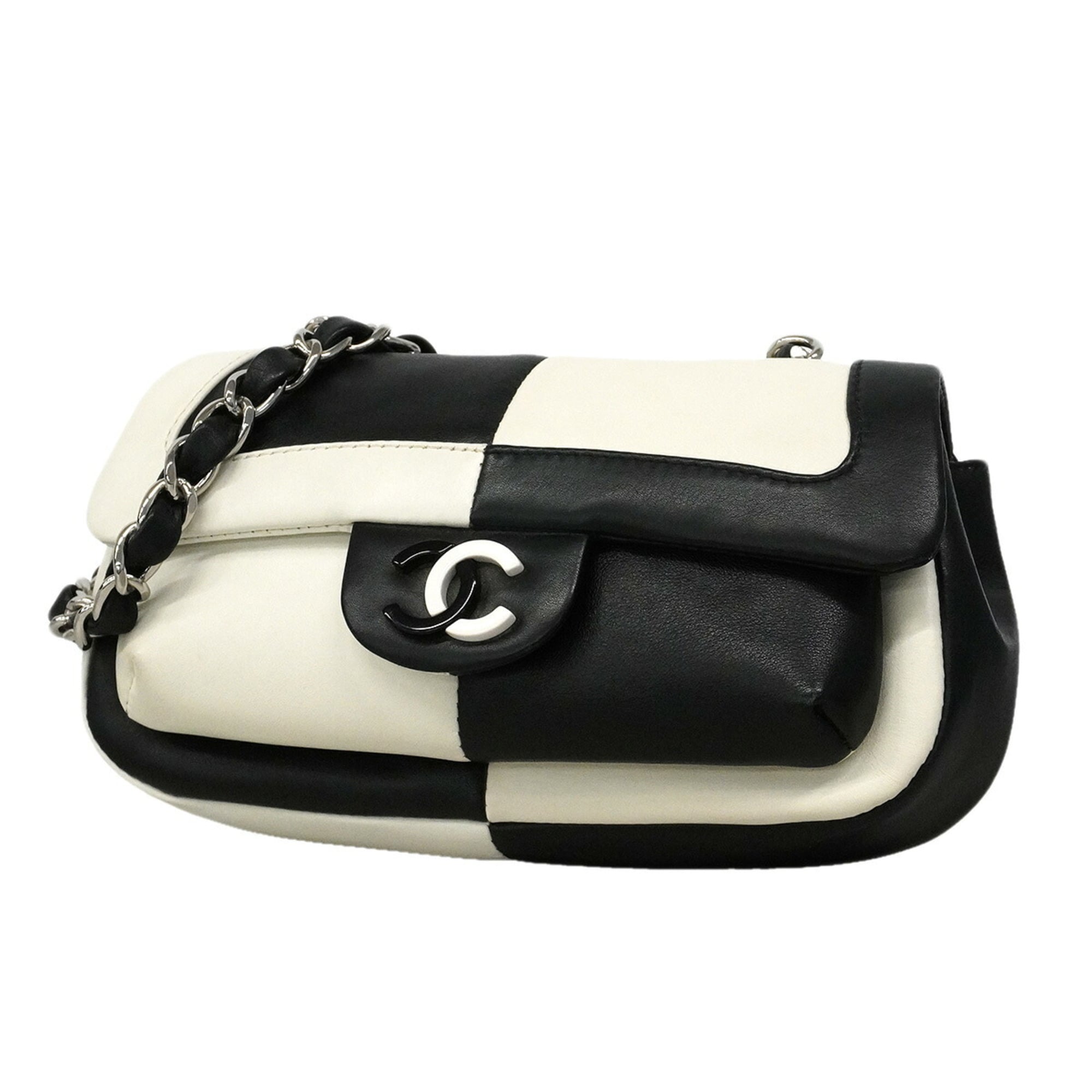 Chanel Black White Leather Shoulder Bag (Pre-Owned)