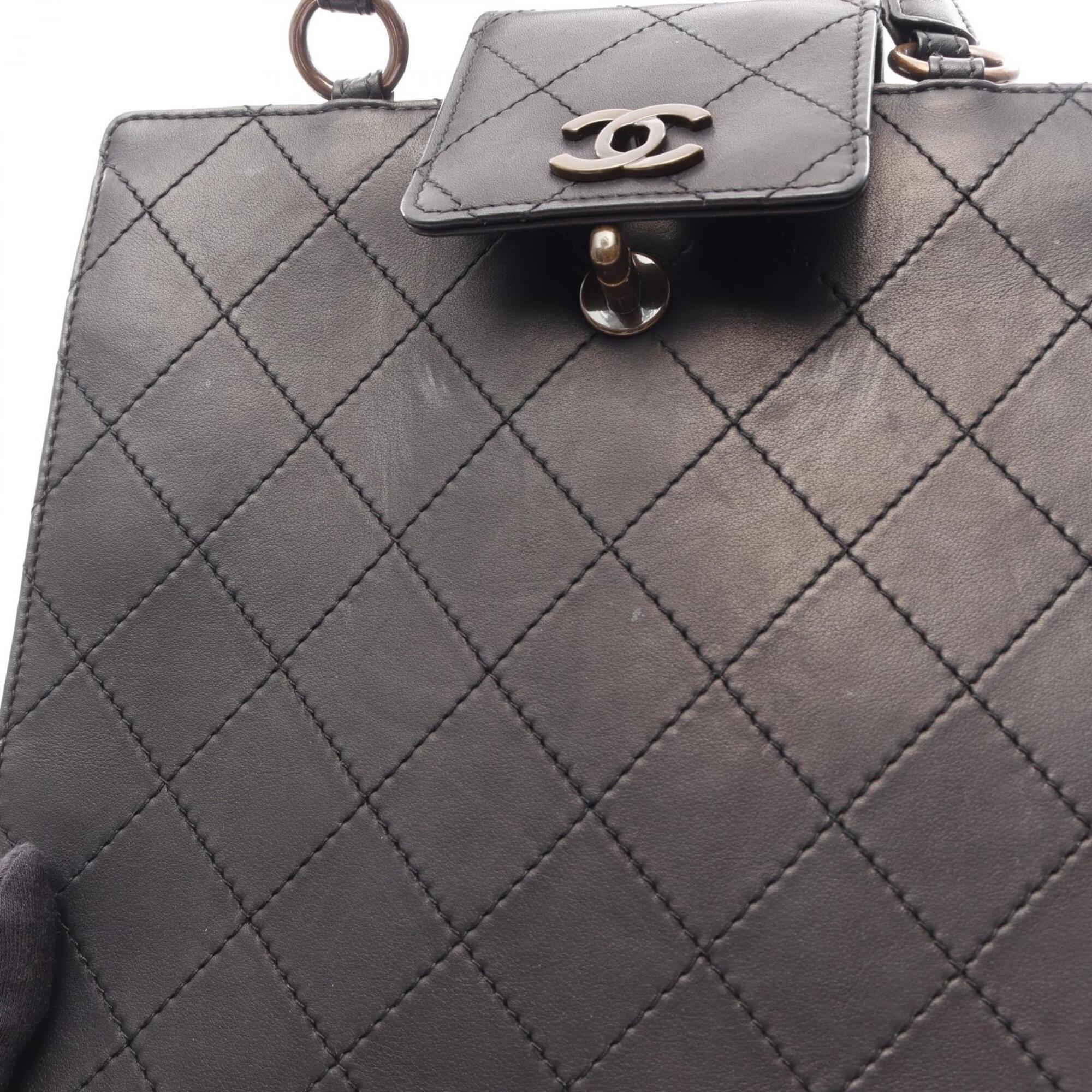 Chanel Black Leather Handbag (Pre-Owned)