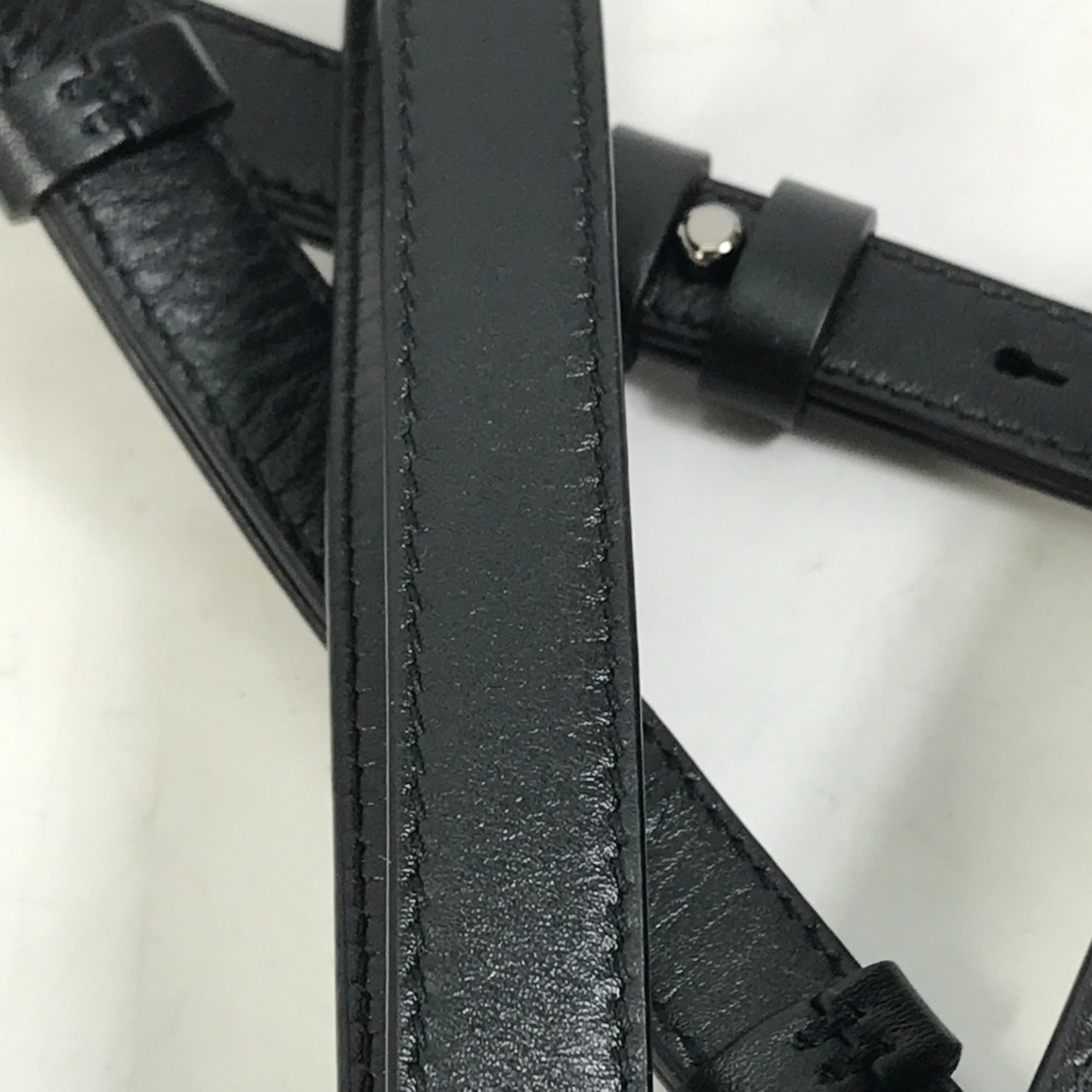 Christian Dior Black Leather Shoulder Bag (Pre-Owned)