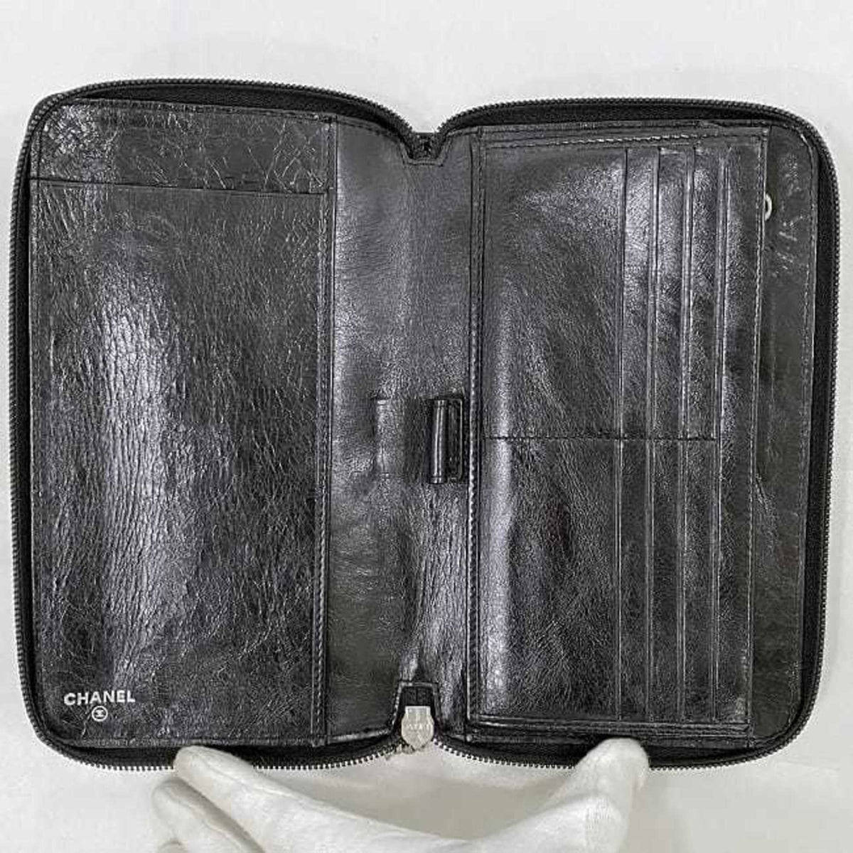 Chanel Black Leather Long Wallet (Bi-Fold) (Pre-Owned)