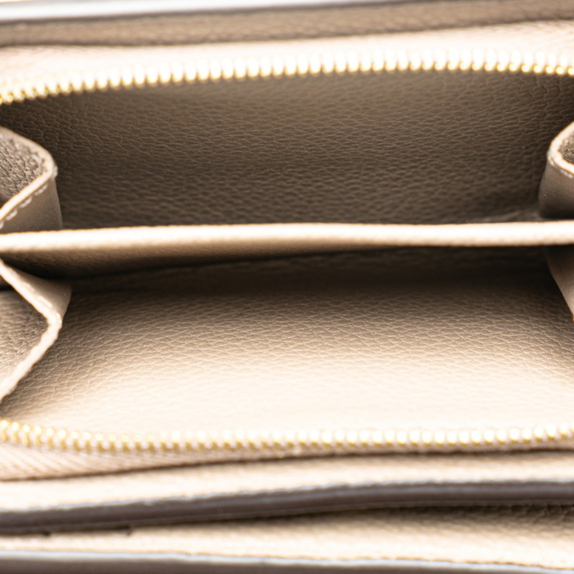 Louis Vuitton Beige Tourterelle Leather Wallet (Bi-Fold) (Pre-Owned)